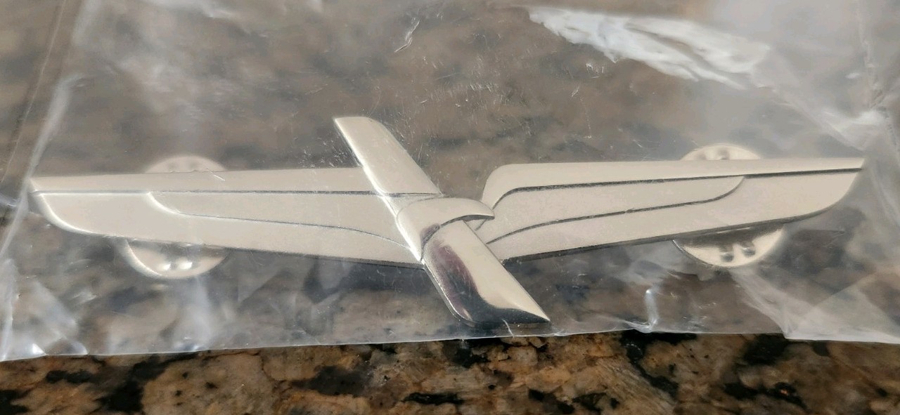 AMERICAN AIRLINES Vintage Silver Tone Crew Wings Pin SEALED