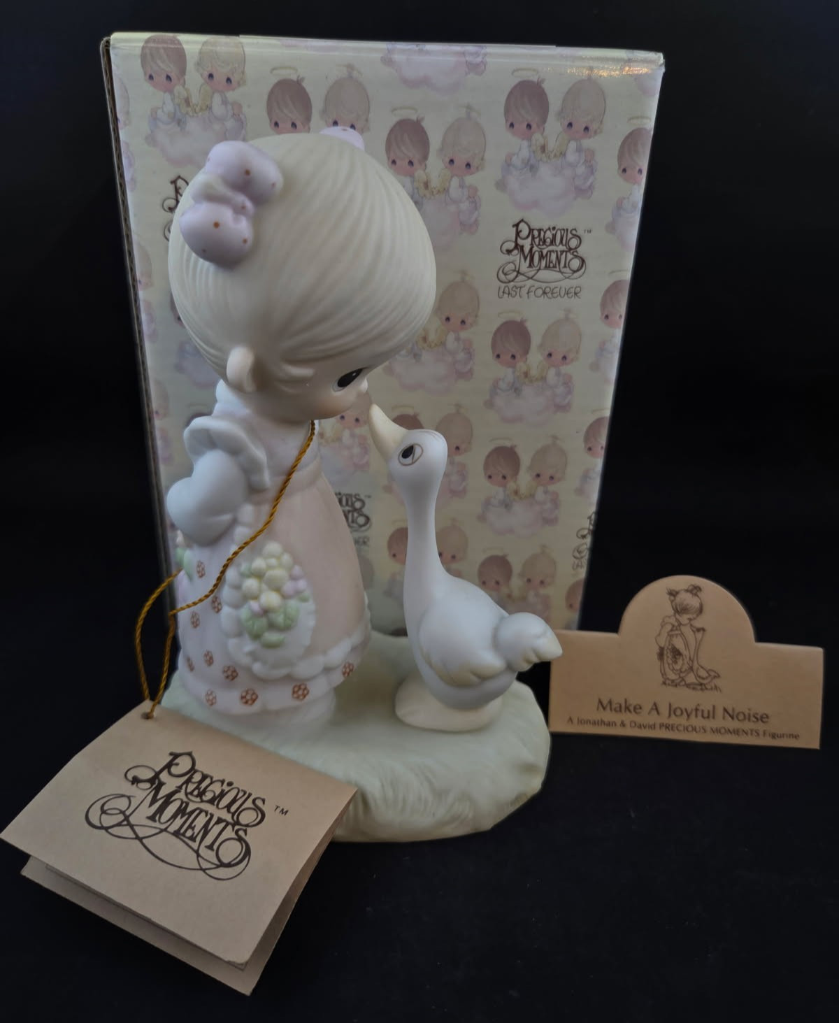 MINT Precious Moments "Make a Joyful Noise" Figurine & Box E-1374/G PM1 MINT Precious Moments "Make a Joyful Noise" Figurine & Box E-1374/G PM1