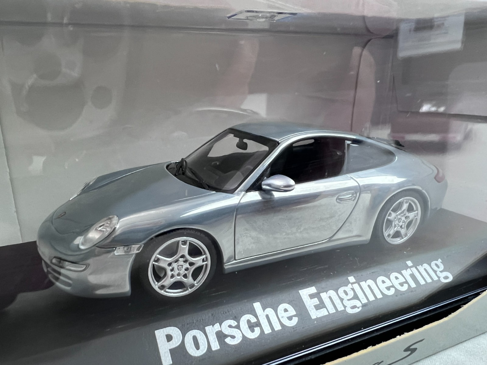 1/43 Minichamps Very Rare Porsche Engineering Dealer Promo Chrome Porsche 911 1/43 Minichamps Very Rare Porsche Engineering Dealer Promo Chrome Porsche 911