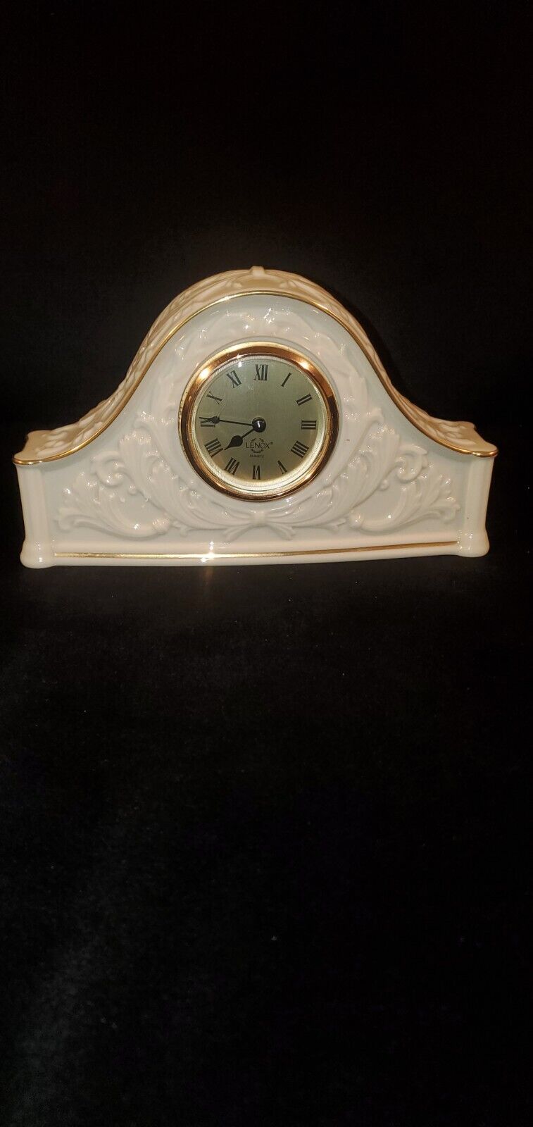 Mantle Clock Chippendale Porcelain Gold Collection by Lenox, Working.