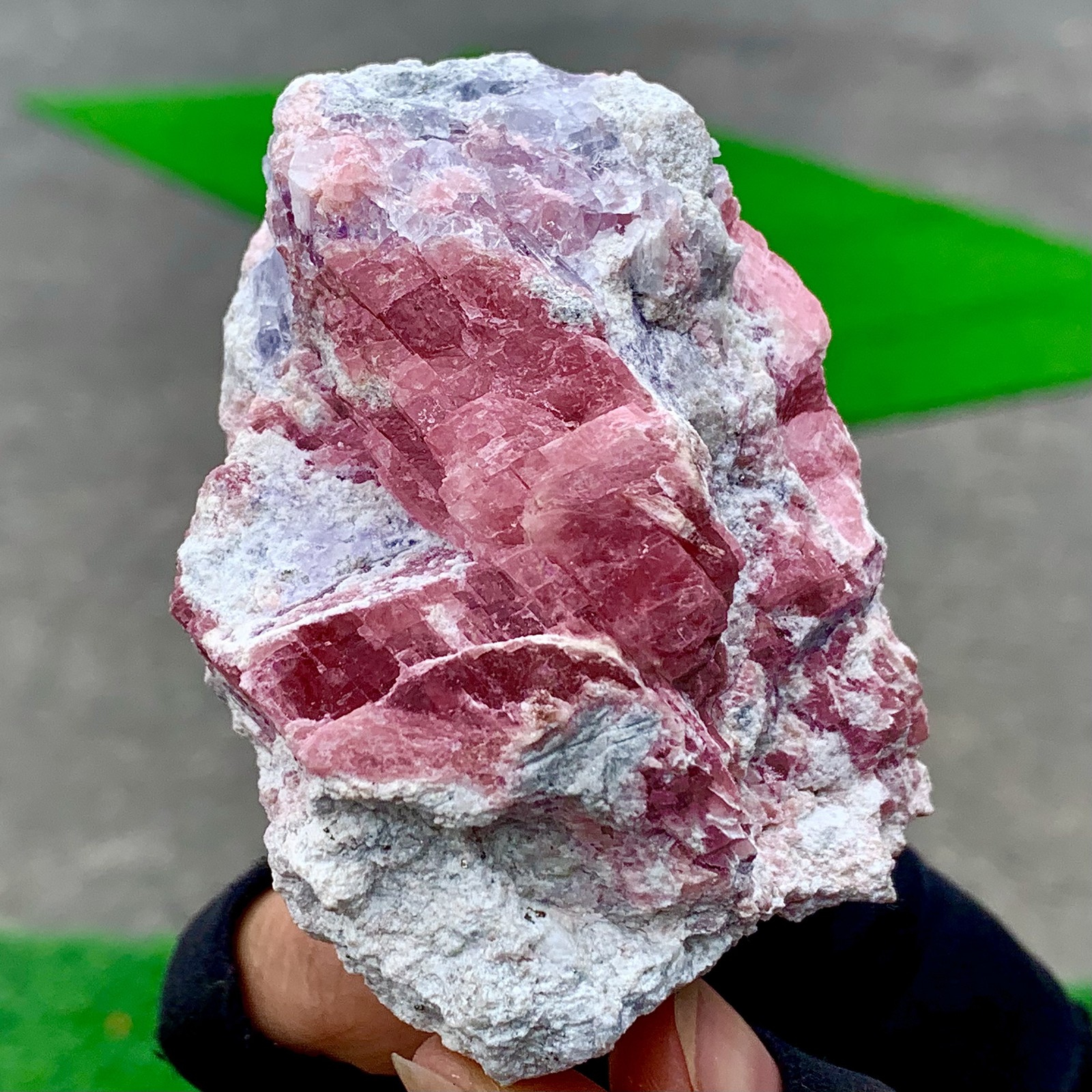 259G Natural rhodochrosite crystal mineral specimen healing - museum Grade 259G Natural rhodochrosite crystal mineral specimen healing - museum Grade