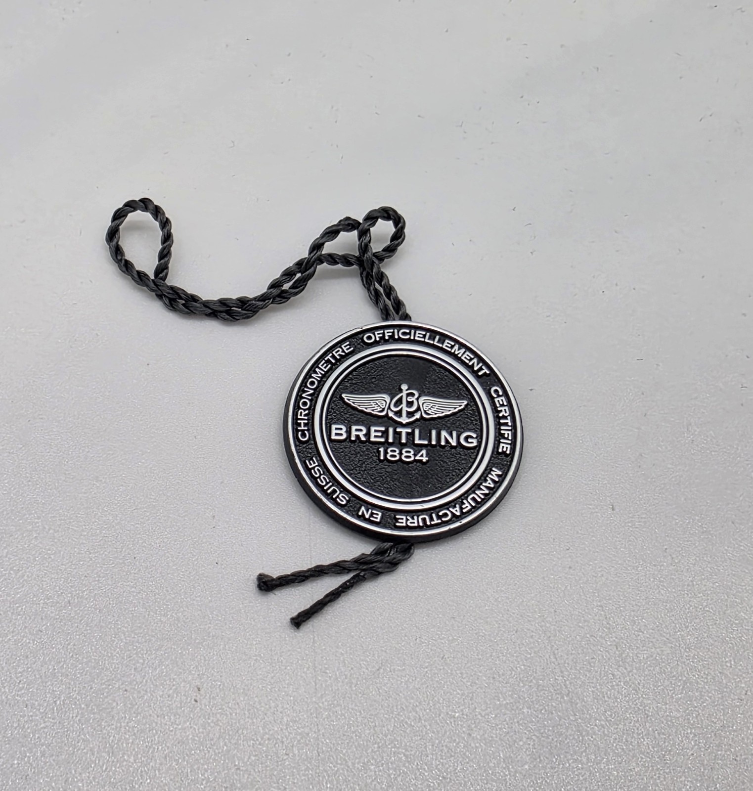GENUINE BREITLING "CHRONOMETRE OFFICIENLLEMENT CERTIFIE" HANG TAG BRAND NEW GENUINE BREITLING "CHRONOMETRE OFFICIENLLEMENT CERTIFIE" HANG TAG BRAND NEW