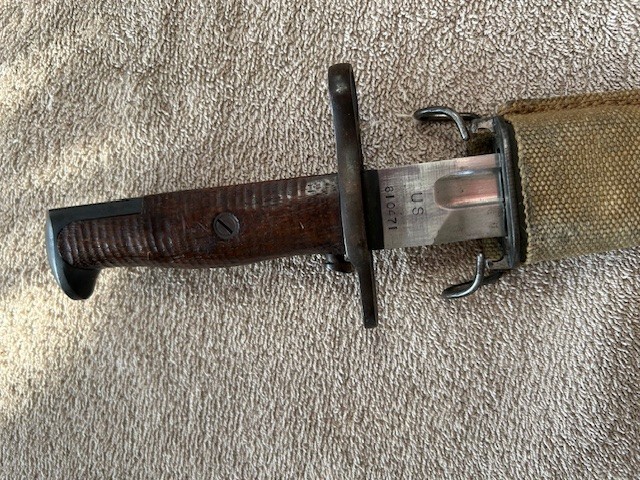 U.S. Model 1905 bayonet marked SA1915. U.S. 610471. Model 1910 type 1 woven scab U.S. Model 1905 bayonet marked SA1915. U.S. 610471. Model 1910 type 1 woven scab
