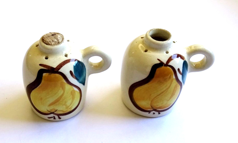 Vintage purington pear salt and peper shakers Vintage purington pear salt and peper shakers