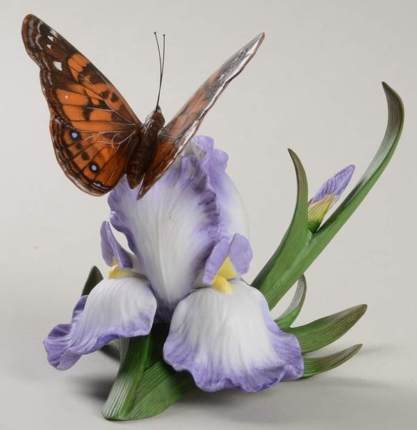 Lenox American Painted Lady Butterfly Iris Fine Porcelain Figurine 1993 NIB Lenox American Painted Lady Butterfly Iris Fine Porcelain Figurine 1993 NIB