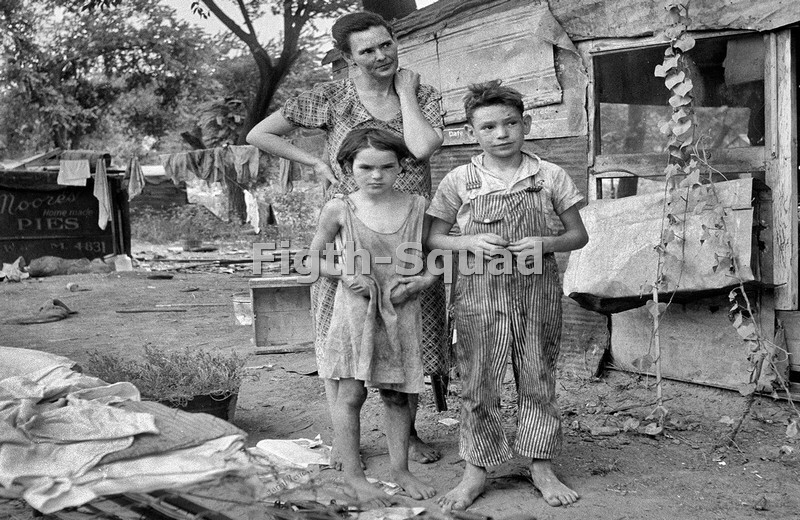 Picture Photo DEPRESSION ERA FAMILY 8619