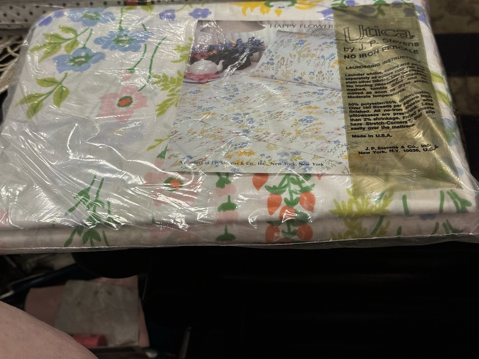 1  VTG 70's Utica JP Stevens Full Flat Sheet Floral Design "Happy Flower