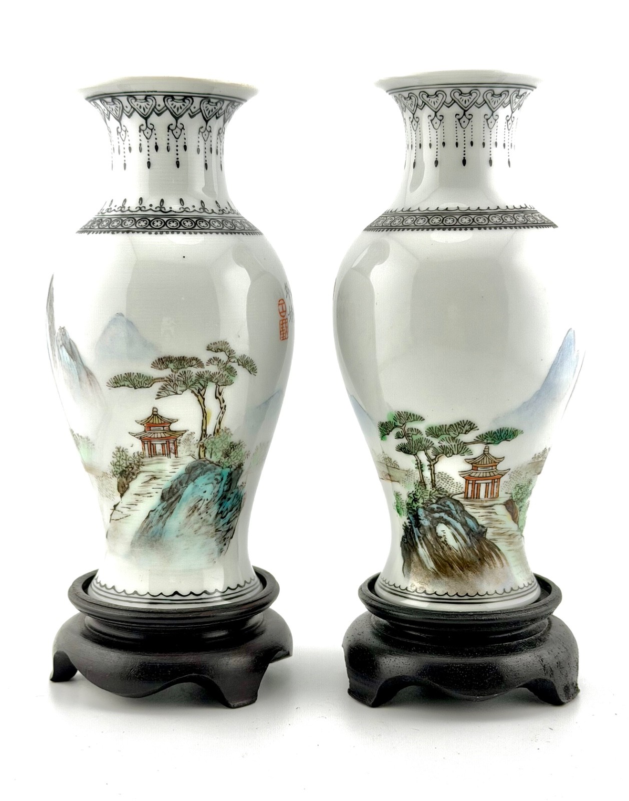 Two Vintage Chinese Porcelain Vases: Landscape scene+stand-Beautiful condition Two Vintage Chinese Porcelain Vases: Landscape scene+stand-Beautiful condition