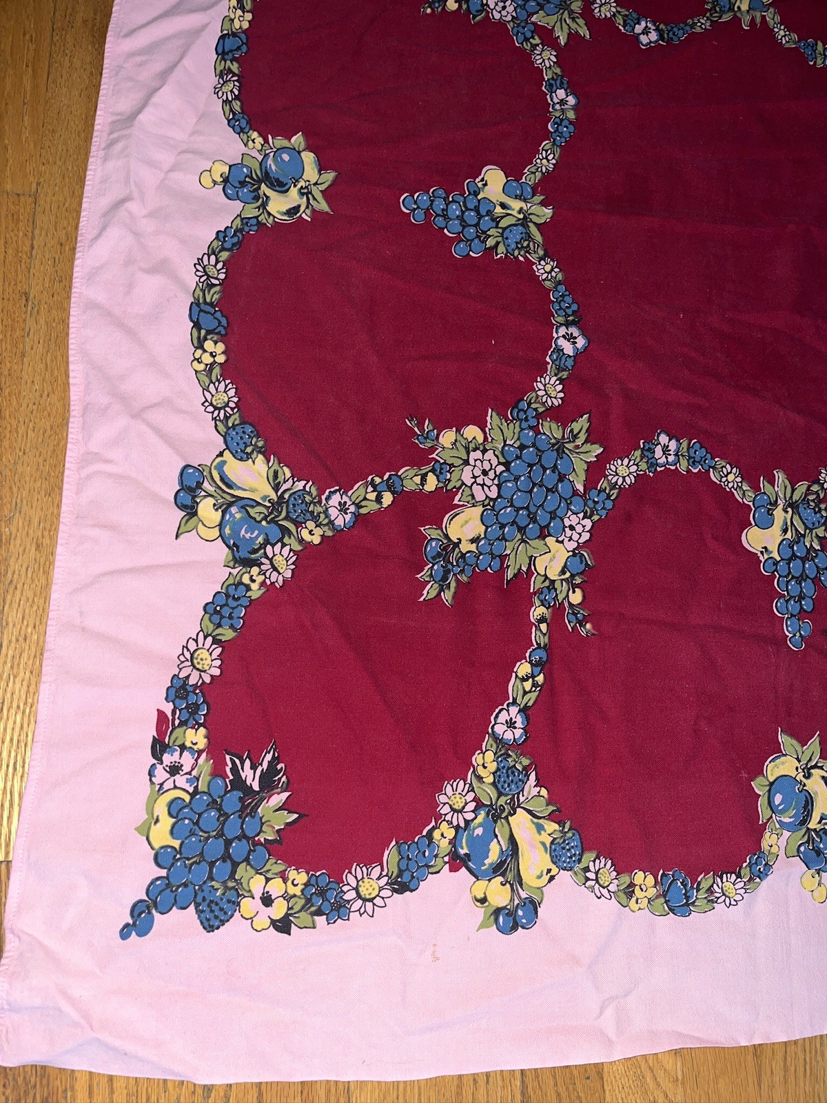 Vtg STARTEX Fruit Theme MCM Tablecloth Berries Grapes Pears+ 51.5”x44.75” *READ* Vtg STARTEX Fruit Theme MCM Tablecloth Berries Grapes Pears+ 51.5”x44.75” *READ*