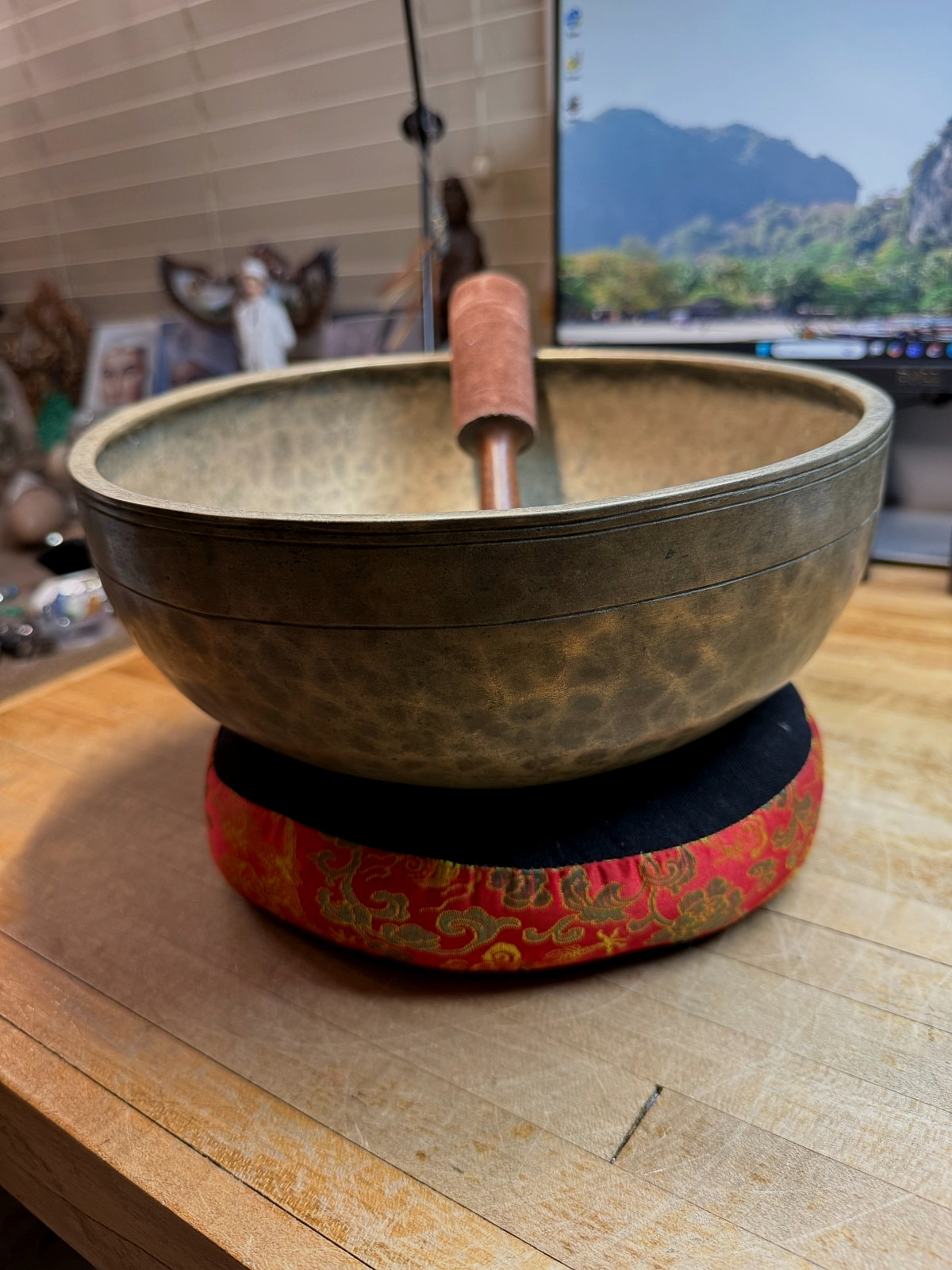 Rare Antique Master Tibetan 10 Inch Artisan Hand Made Singing Bowl 222 Rare Antique Master Tibetan 10 Inch Artisan Hand Made Singing Bowl 222