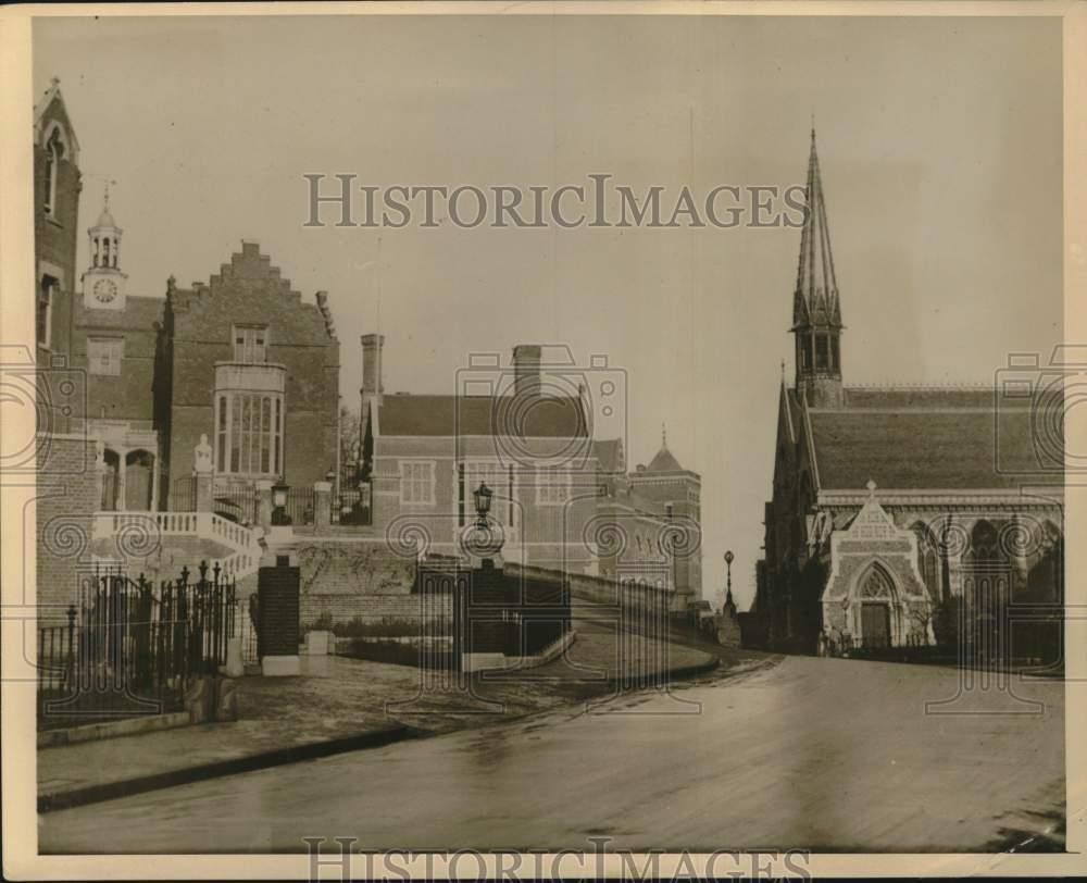 1940 Press Photo Famed British school Harrow reported bombed by Germans.