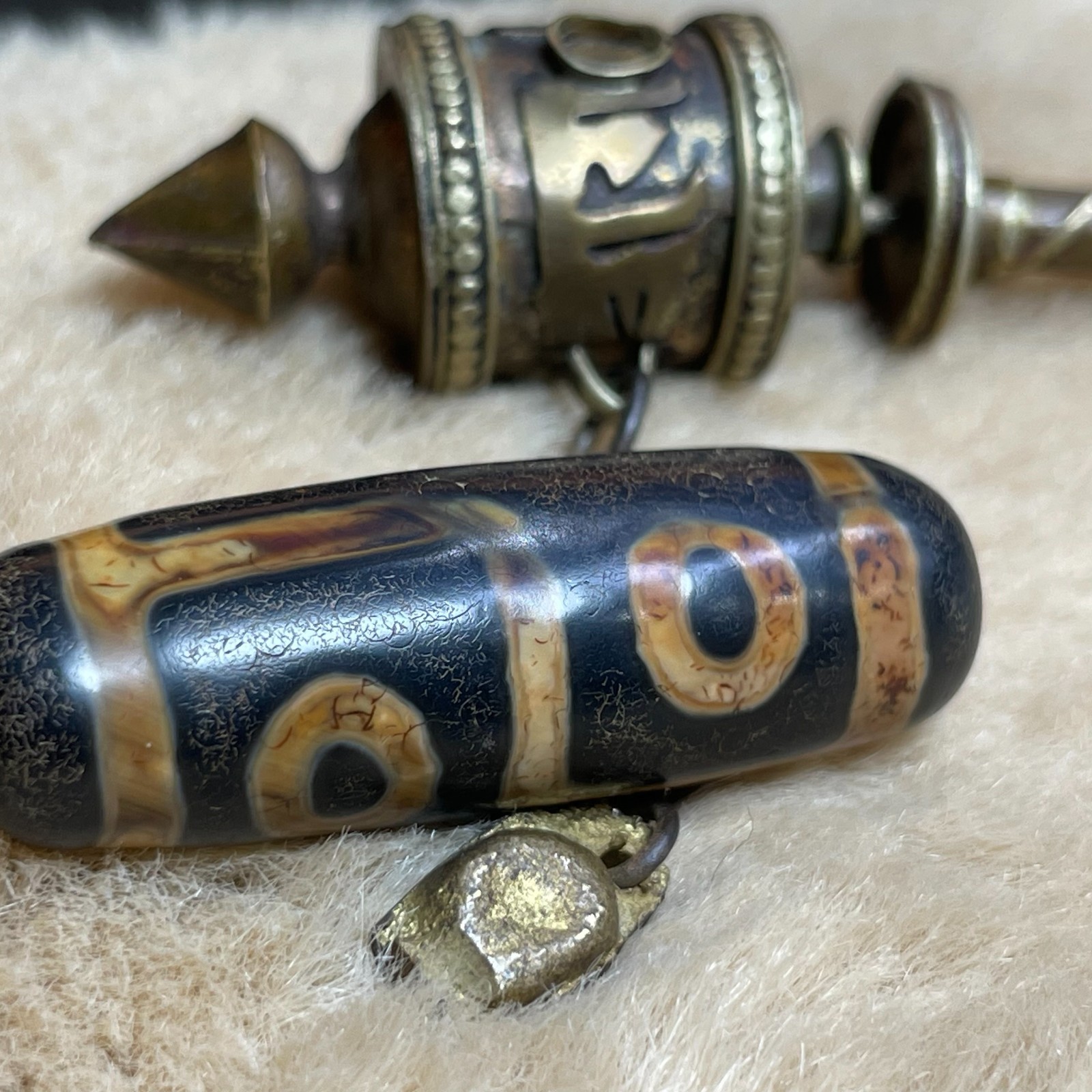 Ancient Tibetan 4 Eyed Dzi Bead Old Agate Amulet Pendant 12×36mm #6376 Ancient Tibetan 4 Eyed Dzi Bead Old Agate Amulet Pendant 12×36mm #6376