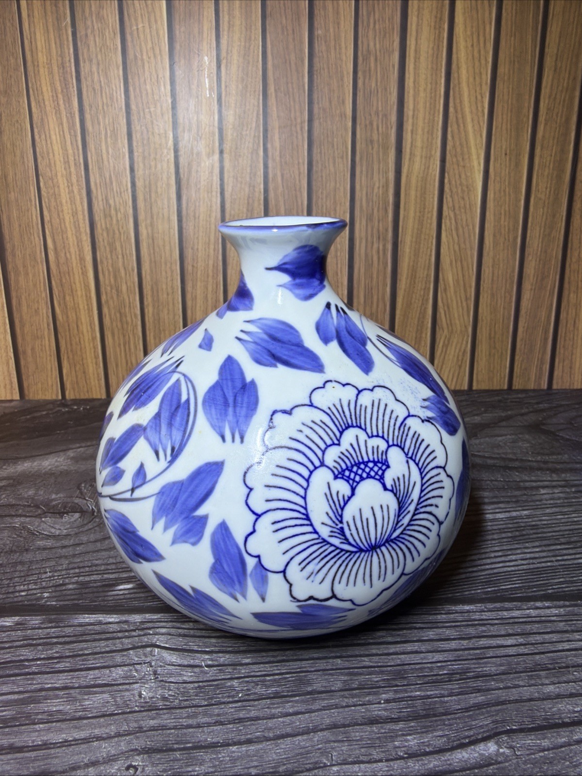 Vintage Gumps Elpa Thailand Blue White Ceramic Floral Round Ginger Jar Vase 5.5” Vintage Gumps Elpa Thailand Blue White Ceramic Floral Round Ginger Jar Vase 5.5”