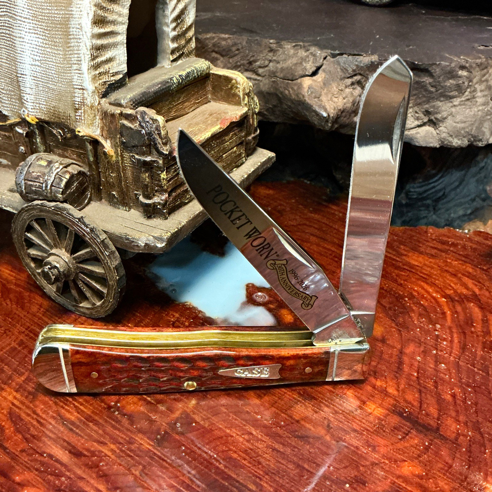 Case XX Pocket Worn Mahogany Bone Trapper 2-Blade Slipjoint No. 55230 Case XX Pocket Worn Mahogany Bone Trapper 2-Blade Slipjoint No. 55230