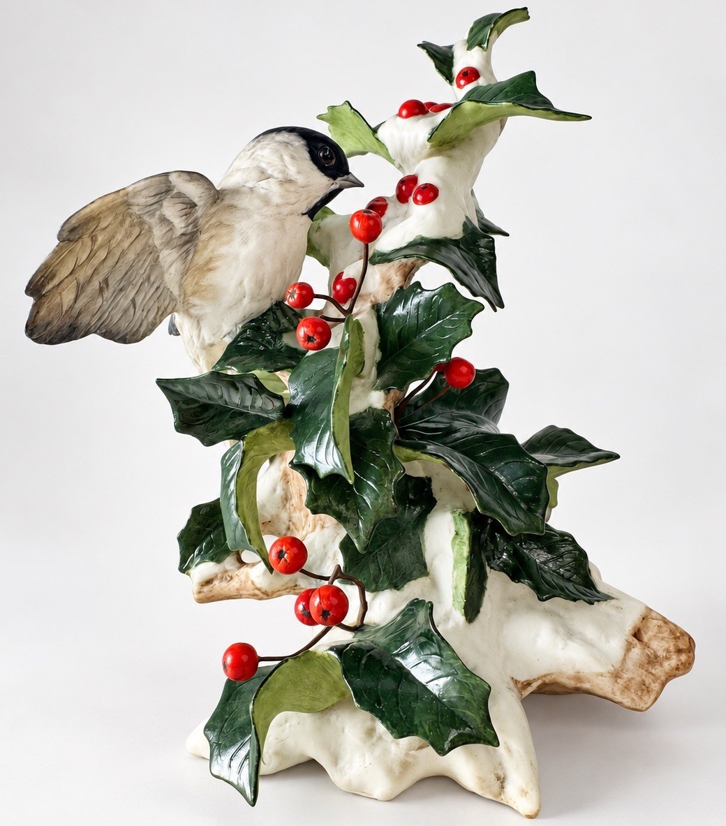 Boehm 2002 Chickadee With Snow Christmas Porcelain Bird Figurine 56/500 #40407 Boehm 2002 Chickadee With Snow Christmas Porcelain Bird Figurine 56/500 #40407