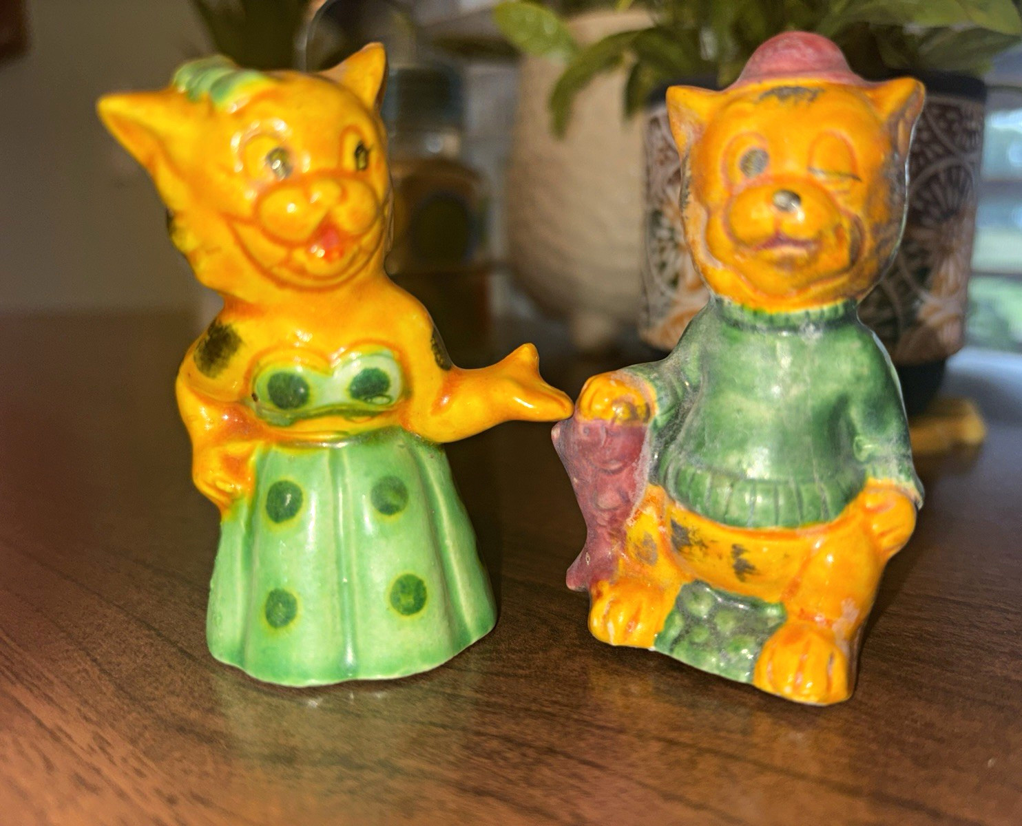 1950s Vintage anthropomorphic mom n pop cat Salt & Pepper Shakers Set from Japan