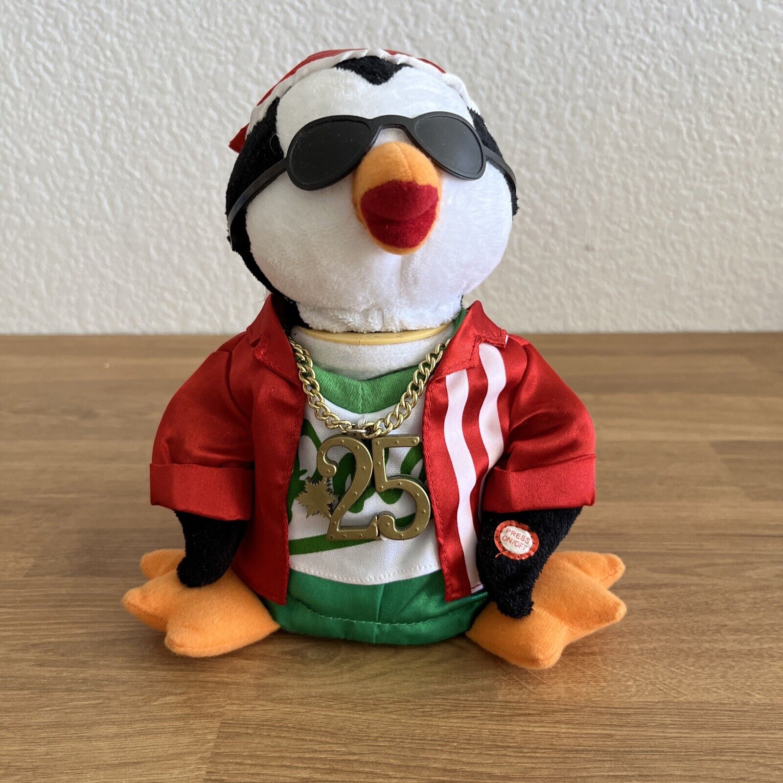 Vintage Ultra rare Gemmy holiday living Hip Hoppers Penguin in da club 50 cent