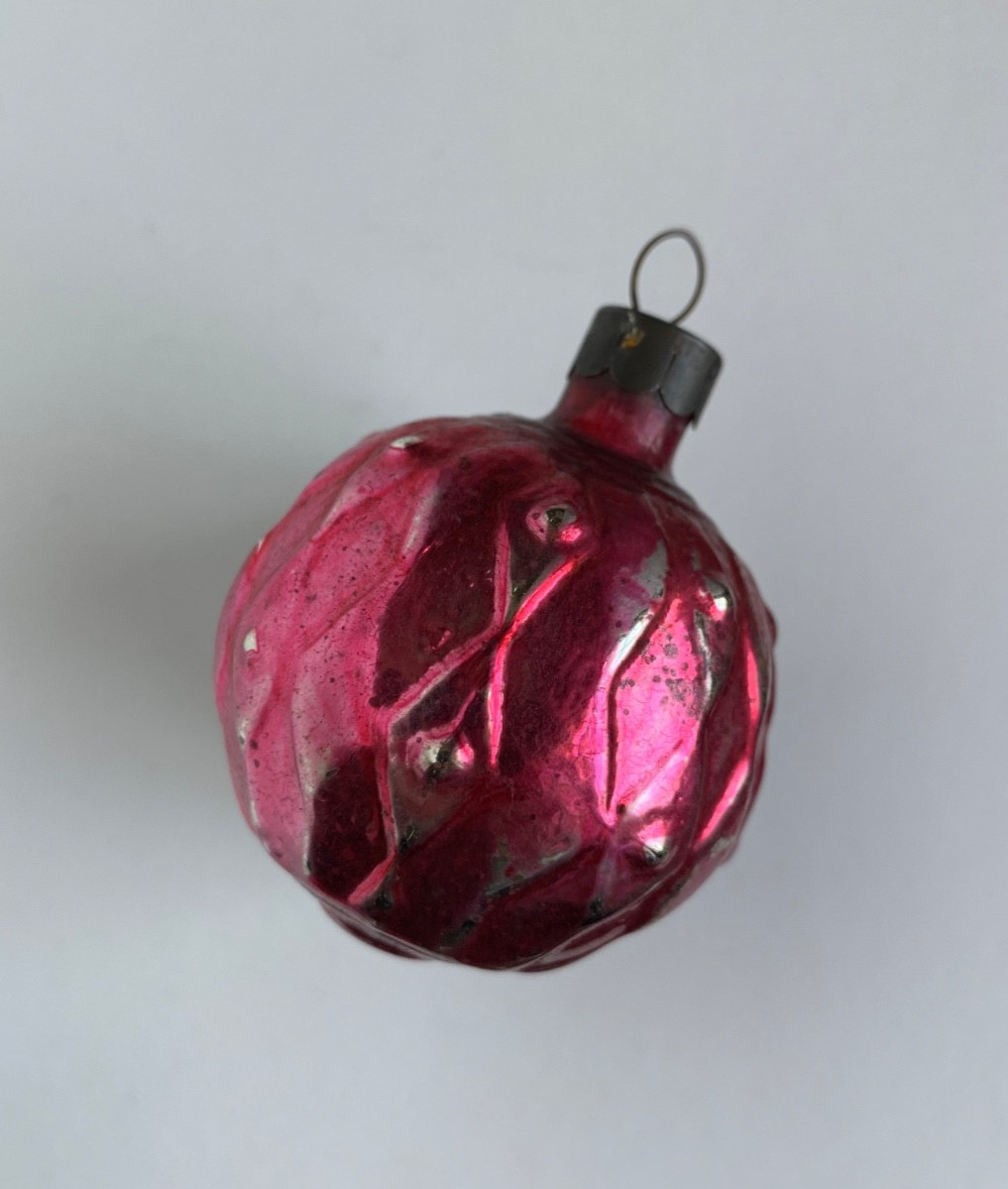 Vintage Prewar Corning Diamond Dot Quilted Ball Ornament Pink US of A Vintage Prewar Corning Diamond Dot Quilted Ball Ornament Pink US of A