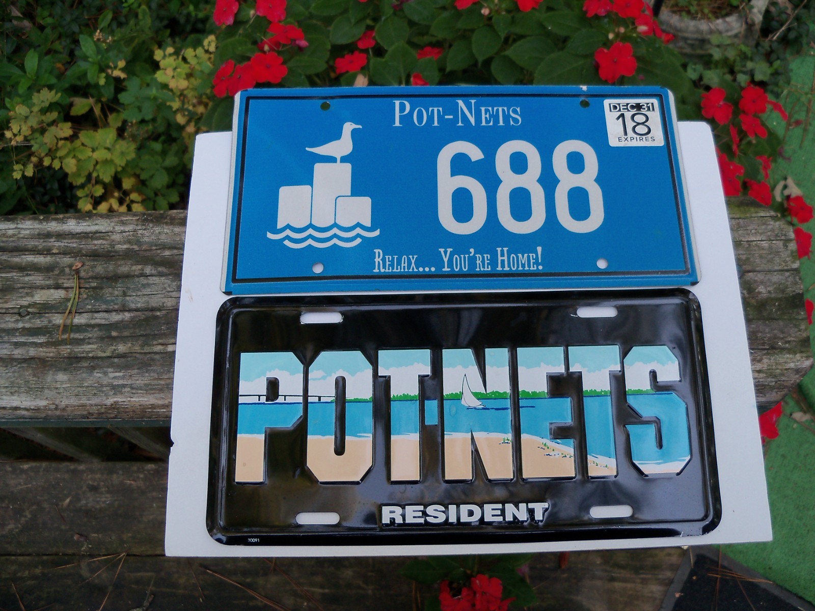 Vtg 2 POT-NETS DELAWARE License Plates Resident and Relax... You're Home Vtg 2 POT-NETS DELAWARE License Plates Resident and Relax... You're Home