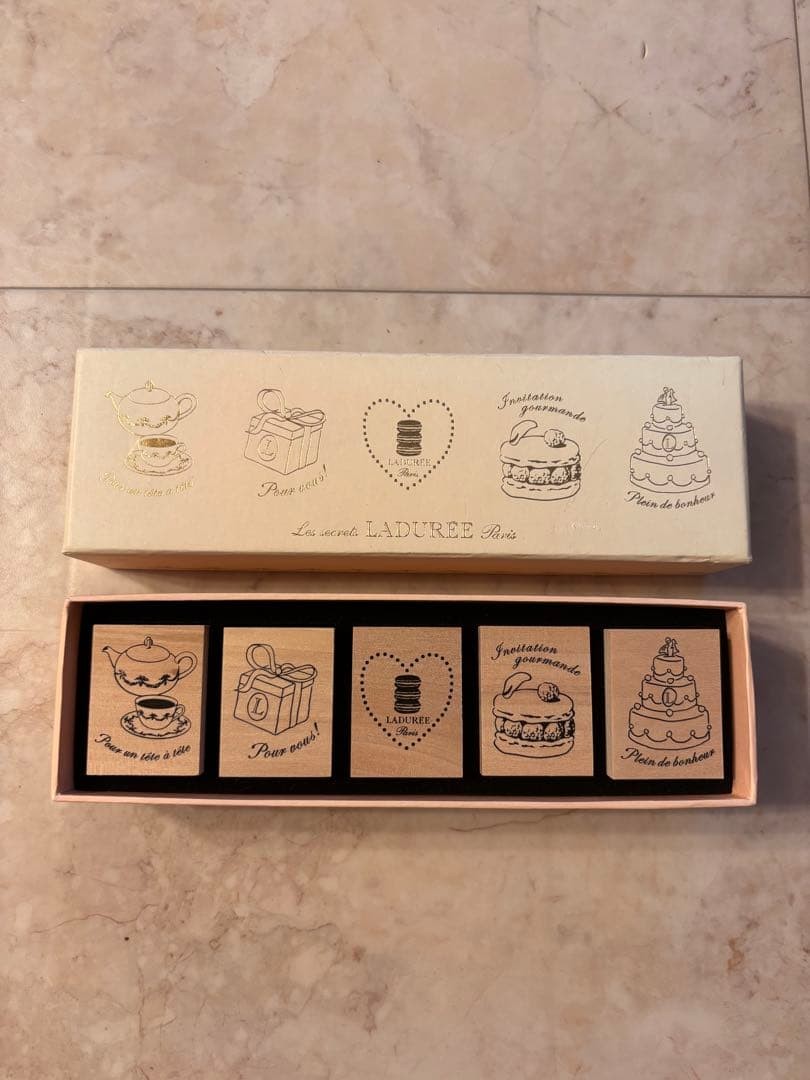 LADUREE Paris Stamp Set of 5 Wooden Handle Tea Gift Box Macarons LADUREE Paris Stamp Set of 5 Wooden Handle Tea Gift Box Macarons