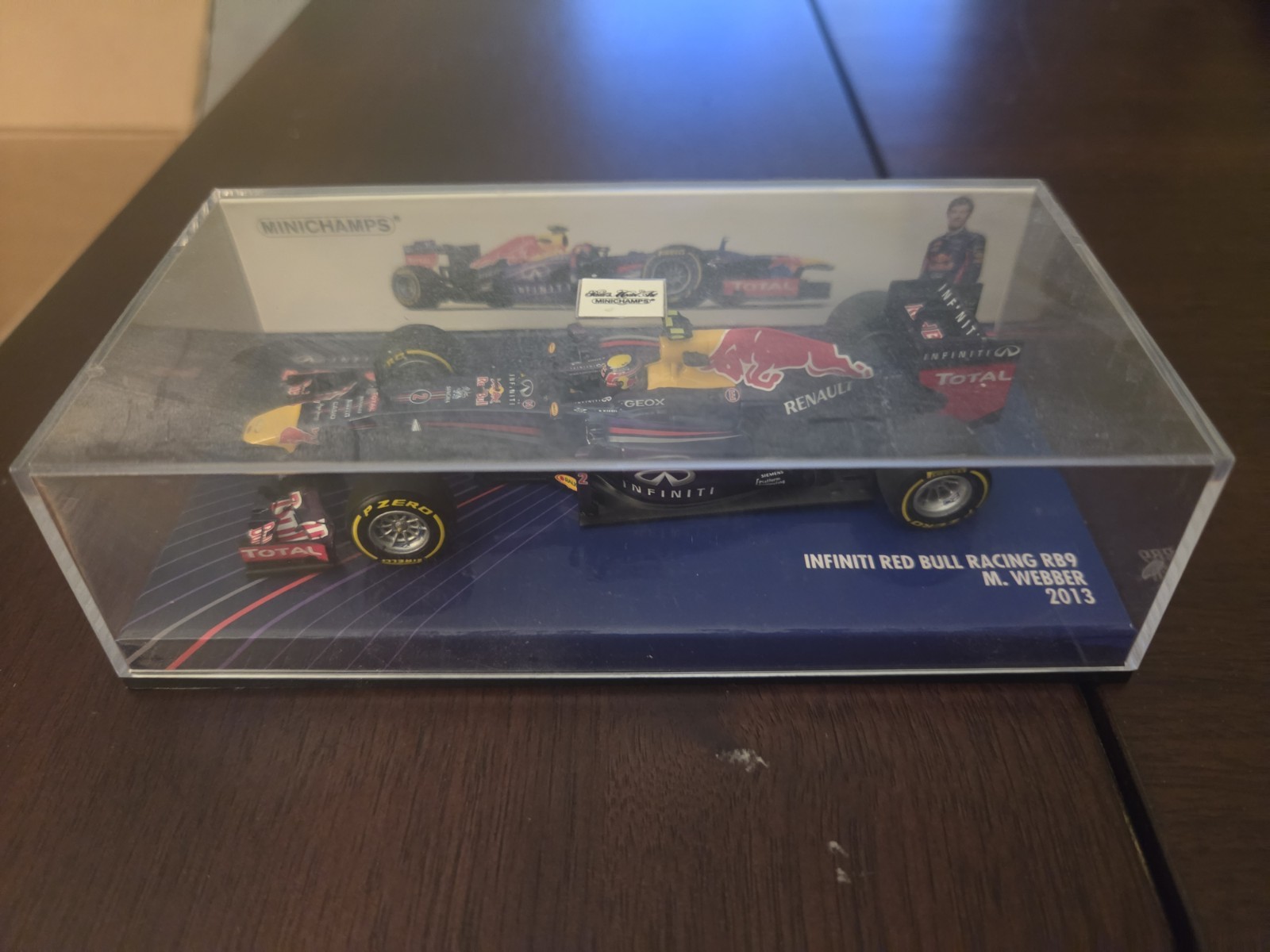Minichamps 1/43 Mark Webber 2013 Red Bull Racing RB9 Minichamps 1/43 Mark Webber 2013 Red Bull Racing RB9