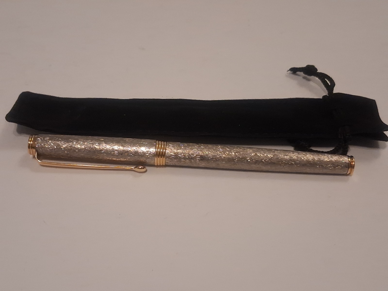 Vintage Alfred Dunhill Gemline Classic Fountain Pen Silver Bark Pattern Gold... Vintage Alfred Dunhill Gemline Classic Fountain Pen Silver Bark Pattern Gold...