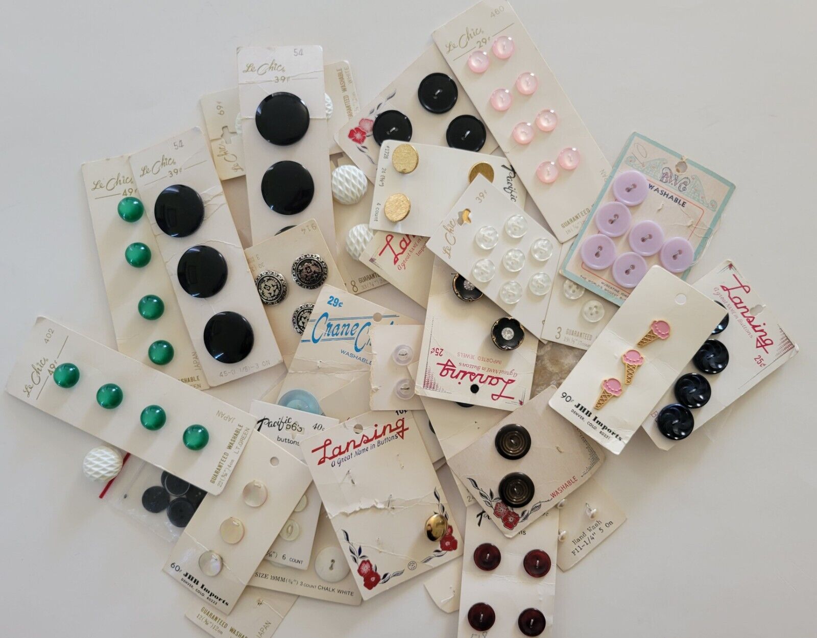 Mixed Lot of 150+ Vintage Sewing Buttons Le Chic Lansing Pacific Crane Craft Etc
