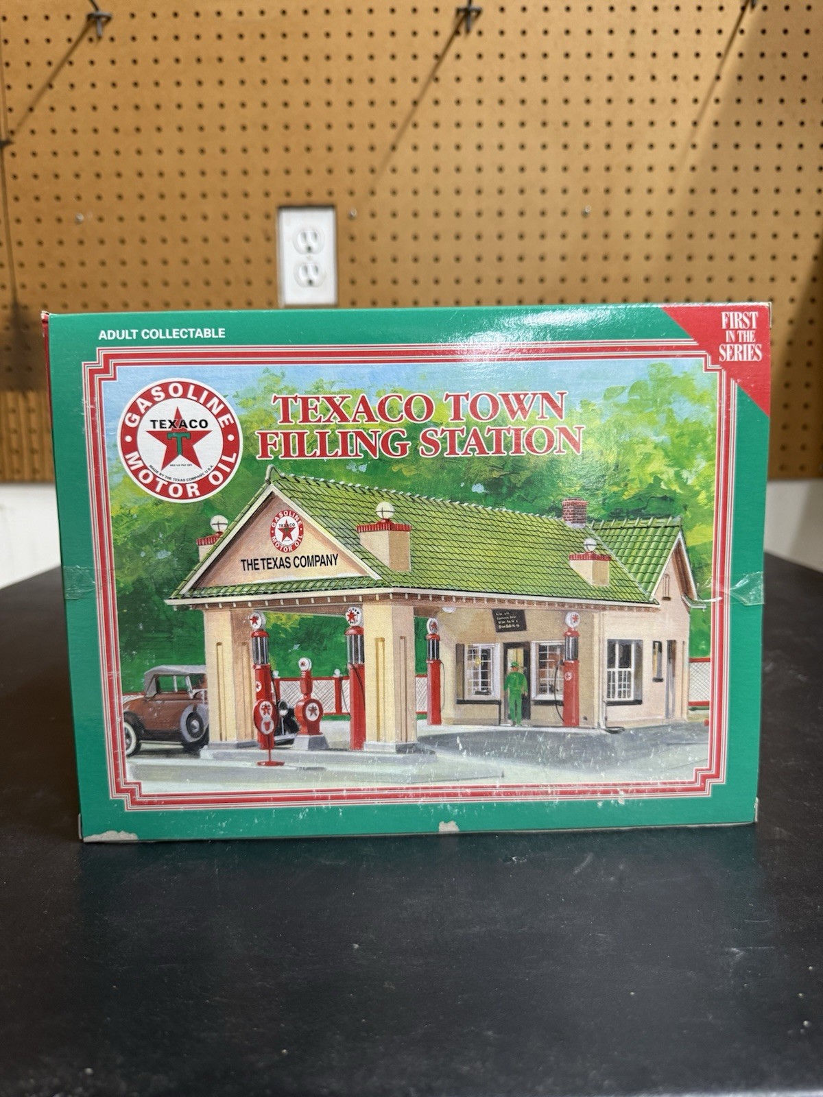 Texaco Town Filling Station 1st in Series New in Box Never Removed RARE Texaco Town Filling Station 1st in Series New in Box Never Removed RARE