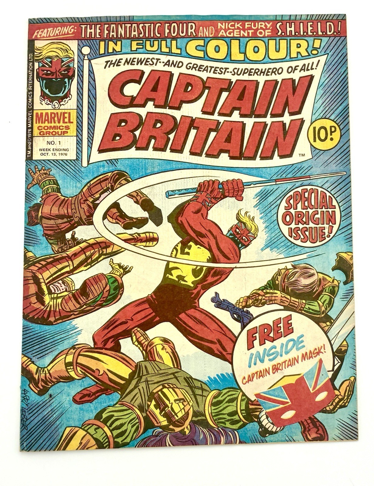 Captain Britain #1 1976 9.0 VF/NM 🔑 1st Captain Britain Roma w/mask Captain Britain #1 1976 9.0 VF/NM 🔑 1st Captain Britain Roma w/mask