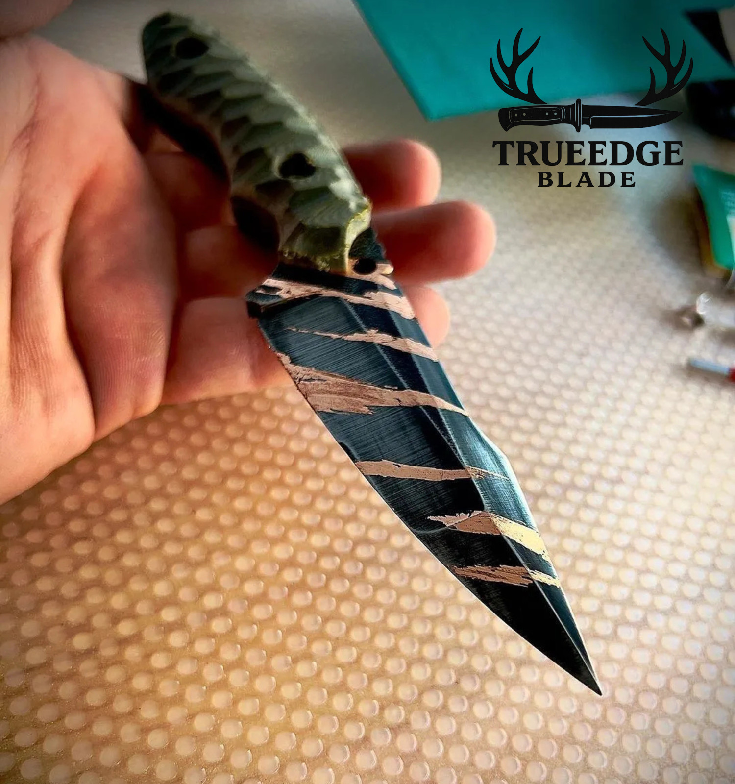 Custom HandForged Barracuda Copper Knife – Green Micarta & KydexStyle L-Sheath Custom HandForged Barracuda Copper Knife – Green Micarta & KydexStyle L-Sheath