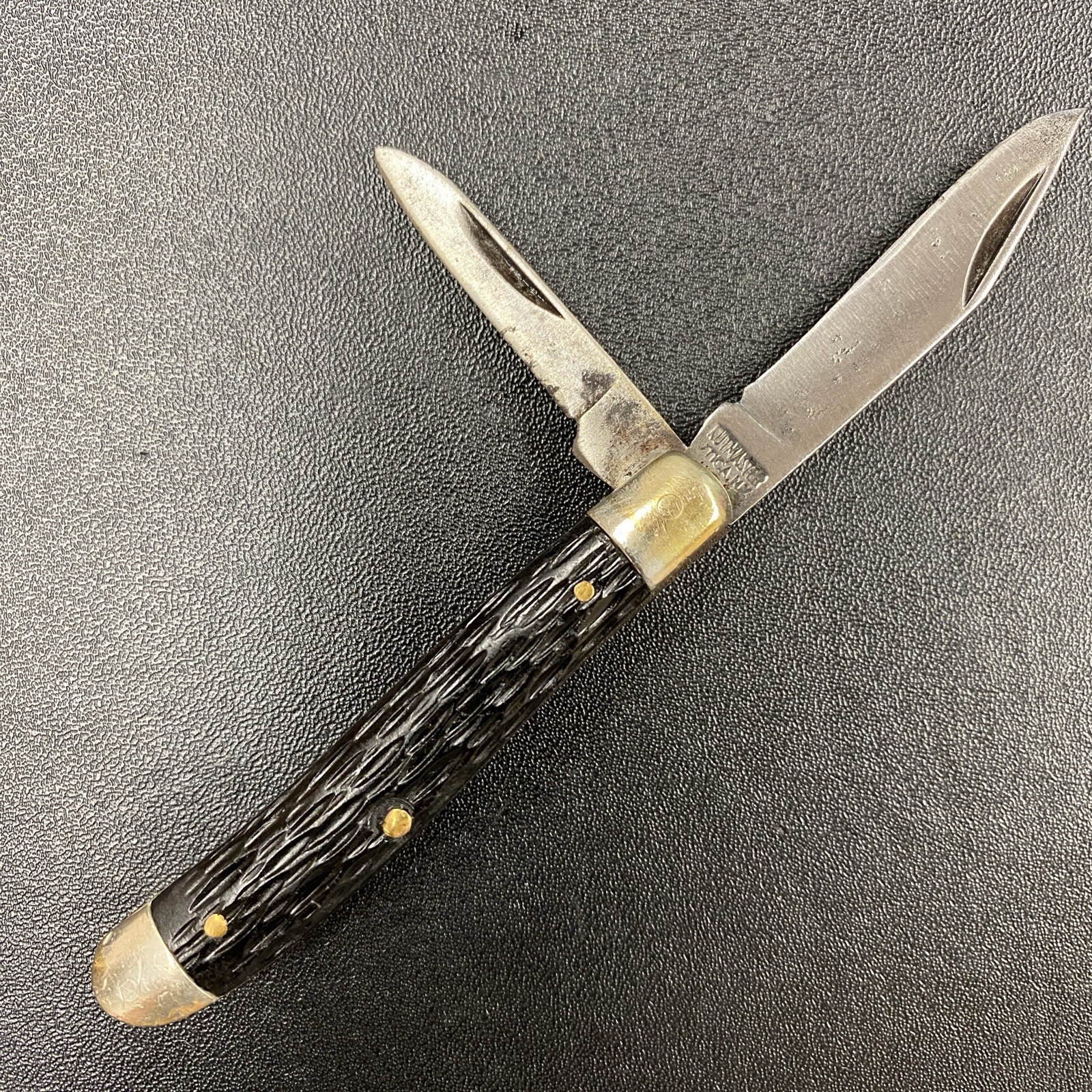 Vintage Kutmaster Utica NY 2-Blade Serpentine Jack Knife Jigged Handle 1940s-60s Vintage Kutmaster Utica NY 2-Blade Serpentine Jack Knife Jigged Handle 1940s-60s