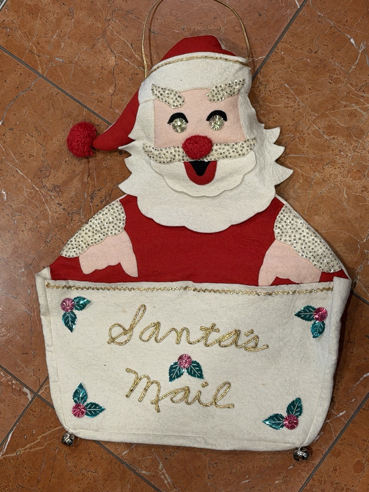 MCM VINTAGE BUCILLA SANTA'S MAIL FELT SEQUIN CHRISTMAS WALL HANGING FOlK ART EUC MCM VINTAGE BUCILLA SANTA'S MAIL FELT SEQUIN CHRISTMAS WALL HANGING FOlK ART EUC