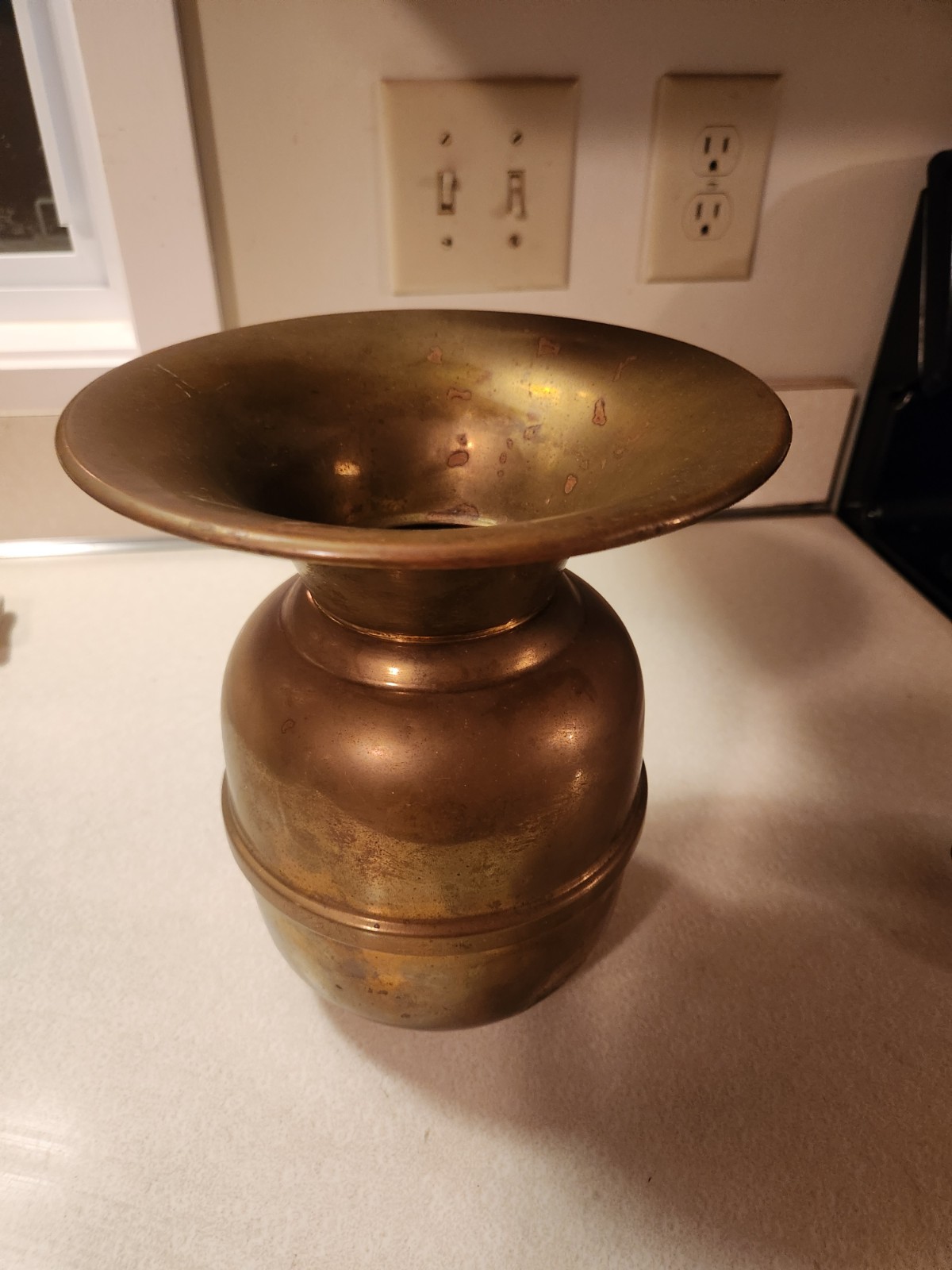 Antique 19th century brass Tobacciana spittoon heavy 9" tall Antique 19th century brass Tobacciana spittoon heavy 9" tall
