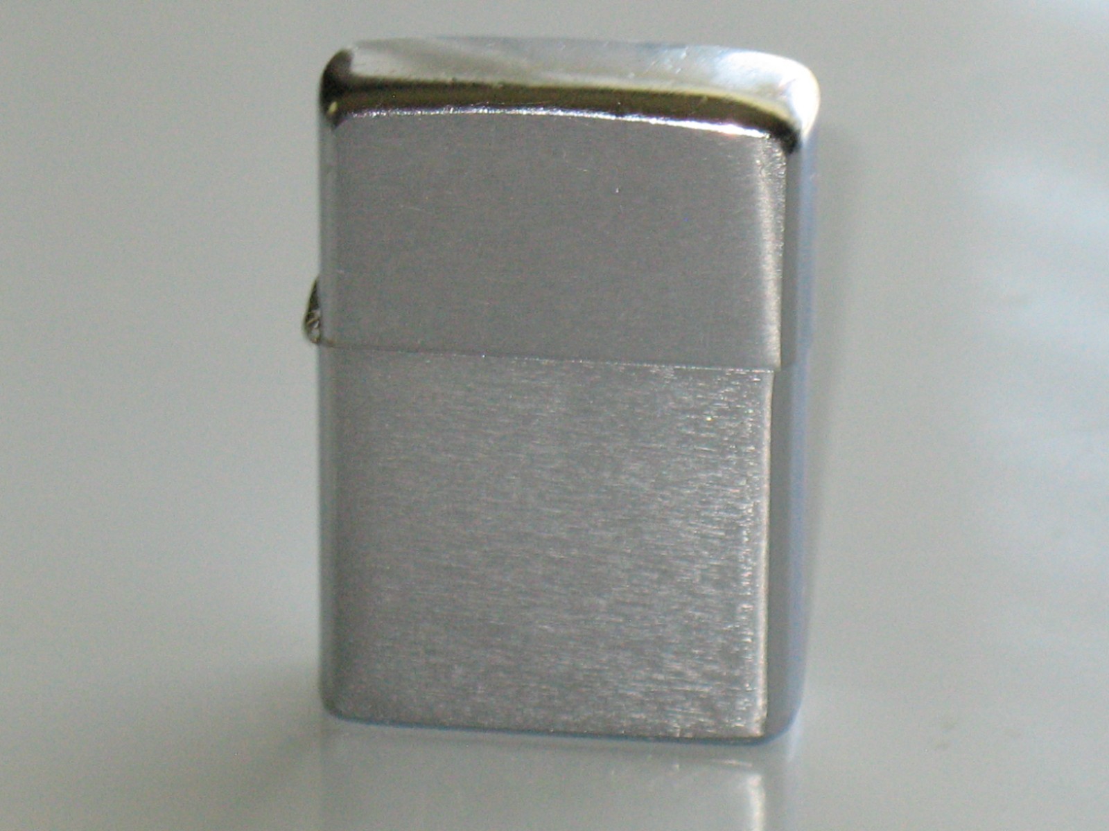 1977 BRUSH CHROME ZIPPO LIGHTER ~ USED ~ NICE AND CLEAN ~ WORKS 1977 BRUSH CHROME ZIPPO LIGHTER ~ USED ~ NICE AND CLEAN ~ WORKS