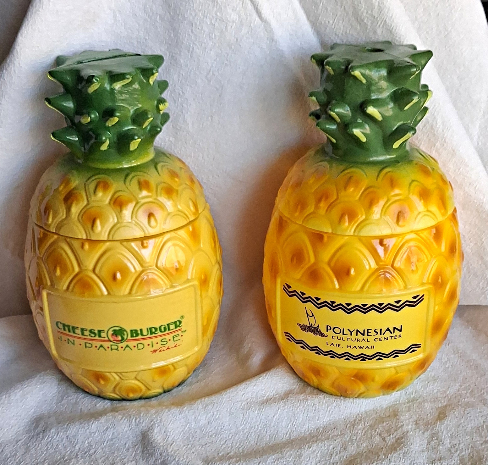 Set Of 2 SOUVENIR CUPS Cheeseburger in Paradise & Polynesian Cultural Pineapple Set Of 2 SOUVENIR CUPS Cheeseburger in Paradise & Polynesian Cultural Pineapple