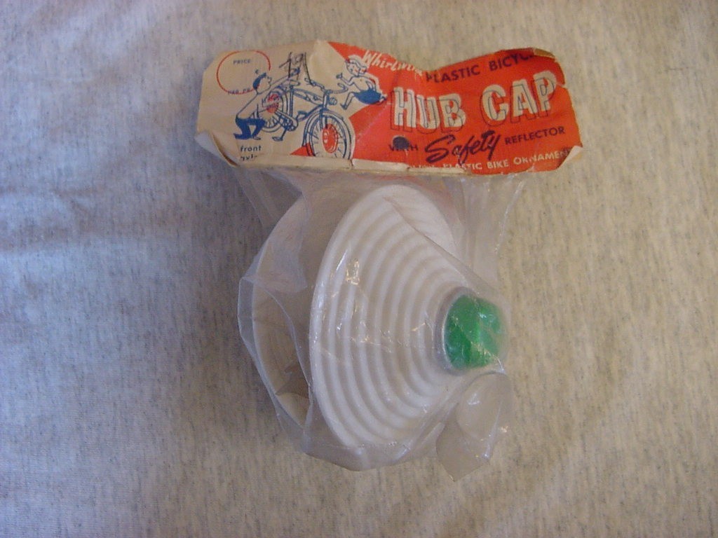 NOS Pair Whirlwind Bicycle Bike Hub Caps NIP green reflectors