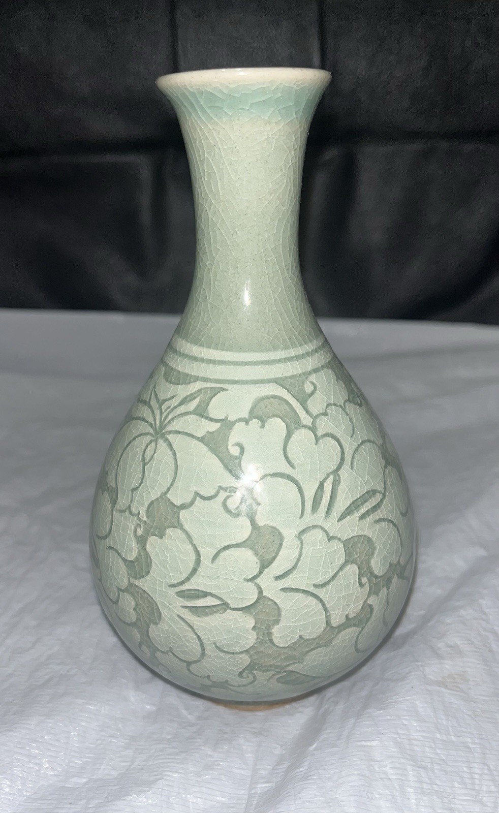 Vintage Korean Celadon Carved Floral Vase Go-Cheong Signed Crackle Glaze 6.5" Vintage Korean Celadon Carved Floral Vase Go-Cheong Signed Crackle Glaze 6.5"