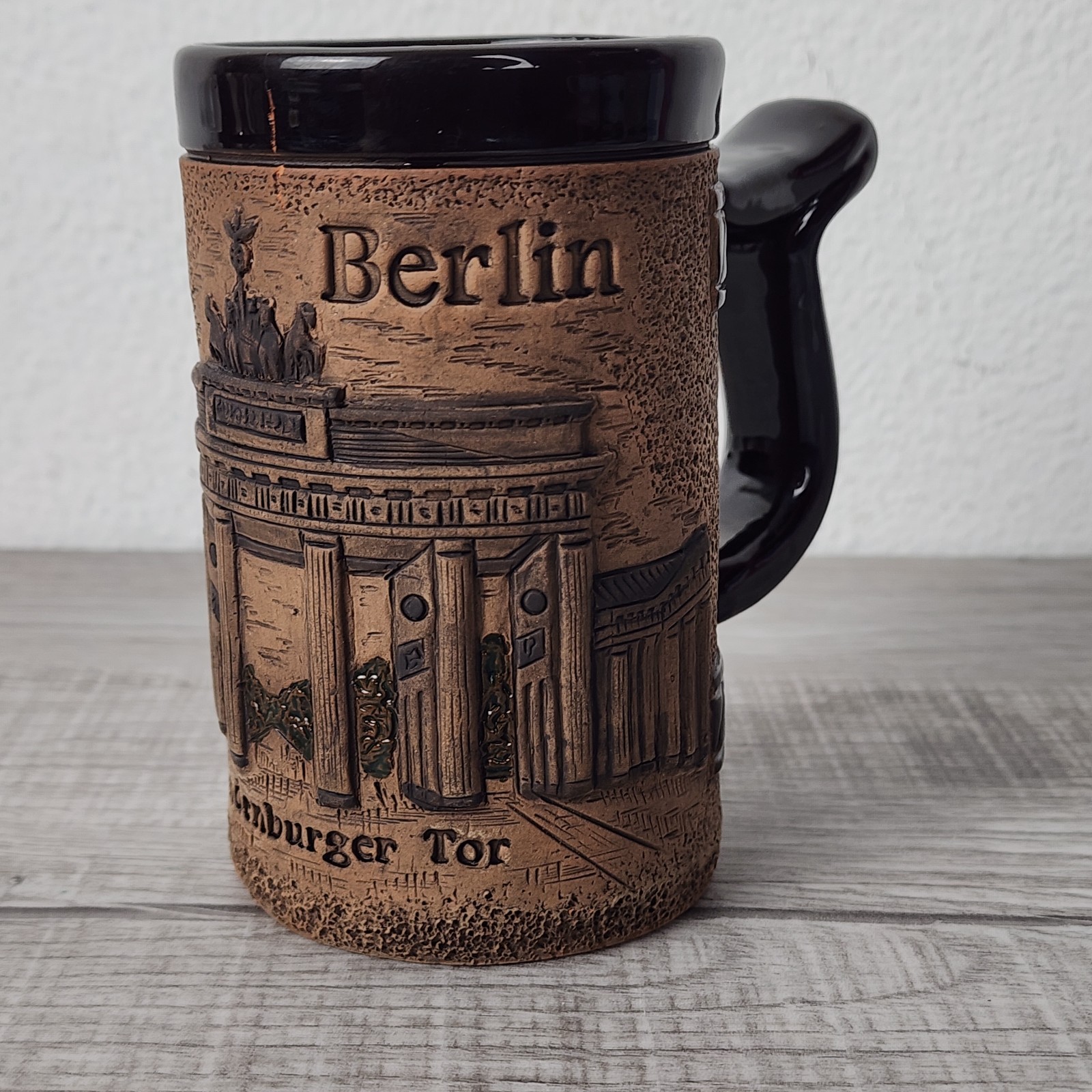 Vintage Ceramic Souvenir Mug 3D Embossed Berlin Germany Brandenburger Tor Vintage Ceramic Souvenir Mug 3D Embossed Berlin Germany Brandenburger Tor