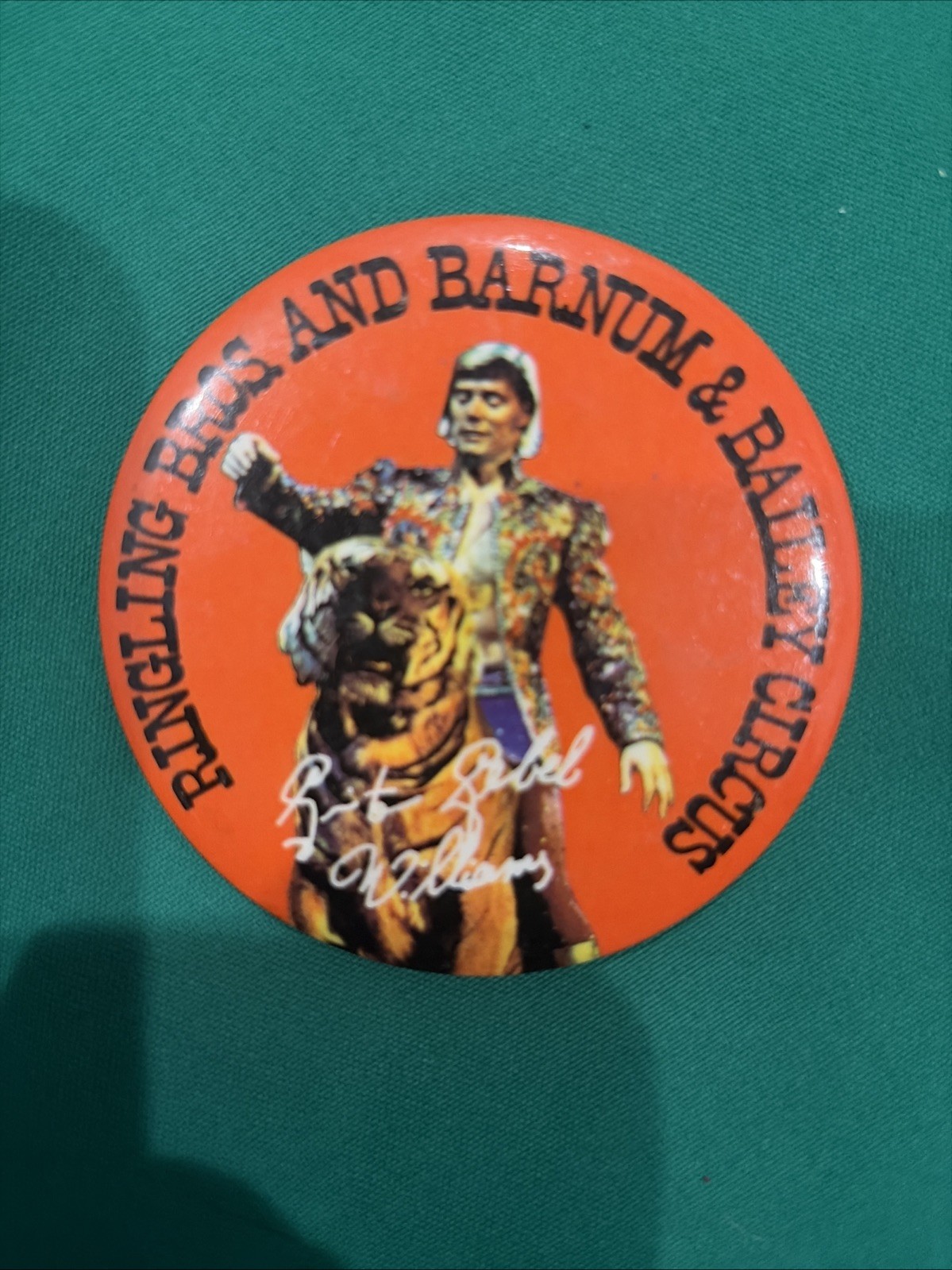 Ringling Bros and Barnum & Bailey Circus Gunther Gebel-Williams Pin Button Tiger Ringling Bros and Barnum & Bailey Circus Gunther Gebel-Williams Pin Button Tiger