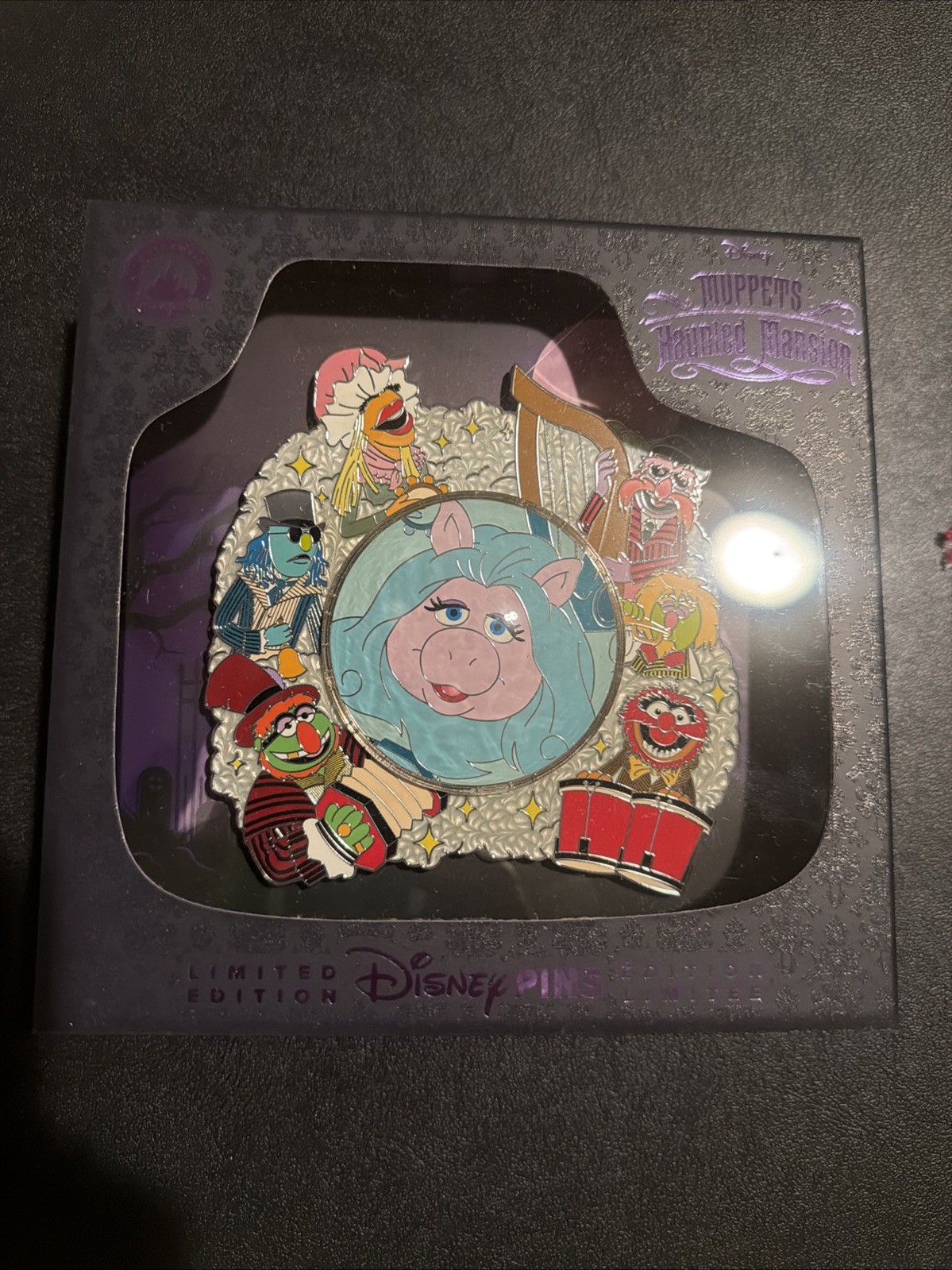 Disney Parks 2026 The Muppets Haunted Mansion Miss Piggy Jumbo Pin LE New