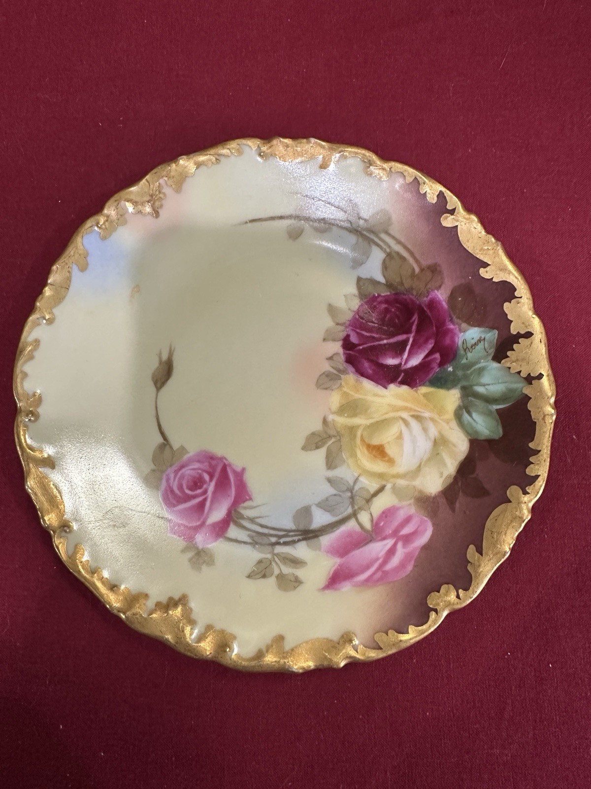 T&V FLORAL" Limoges France ~ Hand Painted Plate Depose 6” Gold Trimmed. T&V FLORAL" Limoges France ~ Hand Painted Plate Depose 6” Gold Trimmed.