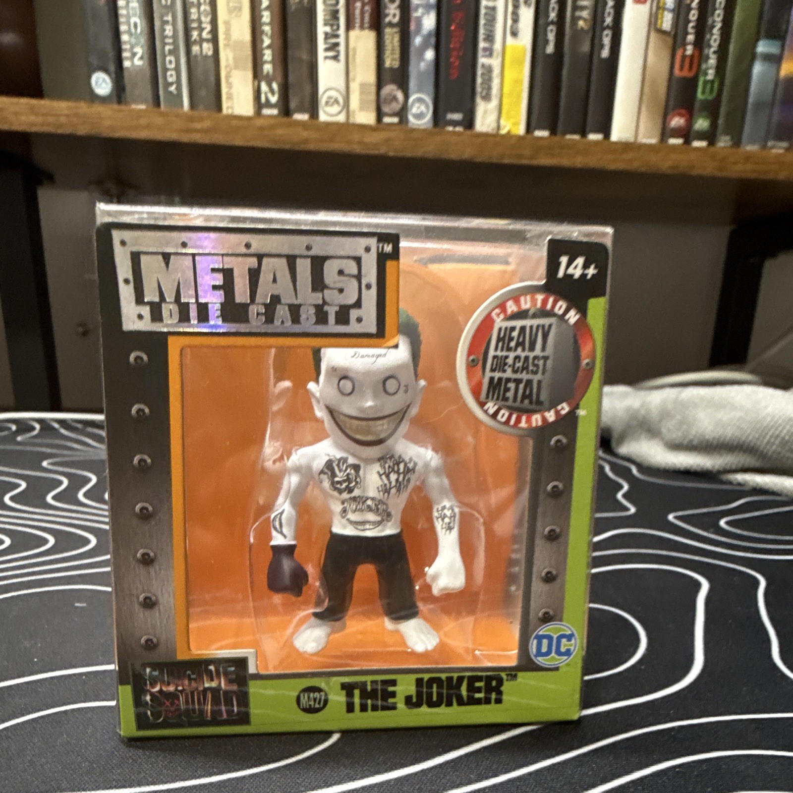 Jada Toys Joker M421 Metals Die-Cast Metal Figurine DC Suicide Squad 1:24 Jada Toys Joker M421 Metals Die-Cast Metal Figurine DC Suicide Squad 1:24