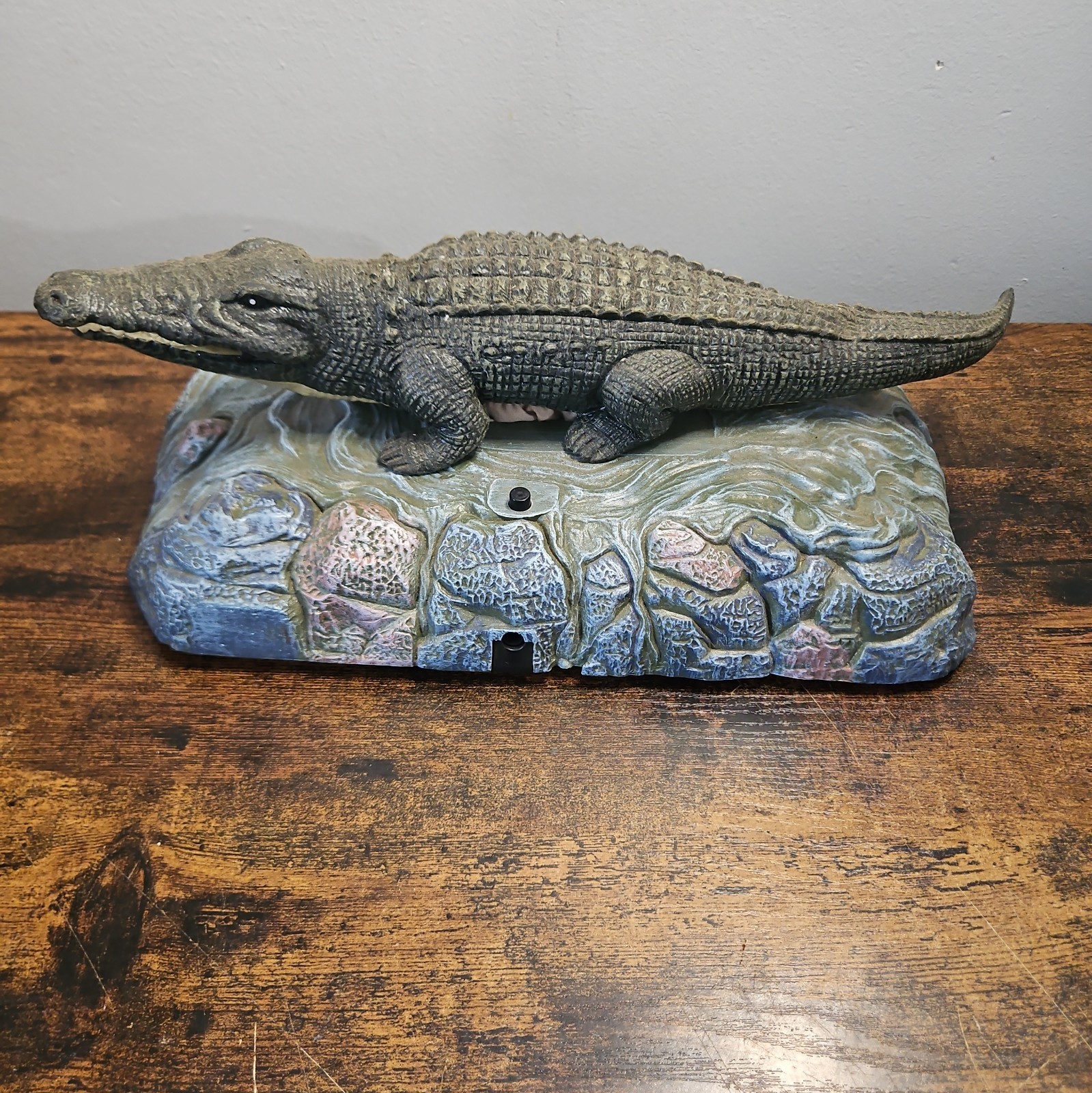 Vintage Motion Controlled Animated Singing Alligator Rare Works Vintage Motion Controlled Animated Singing Alligator Rare Works