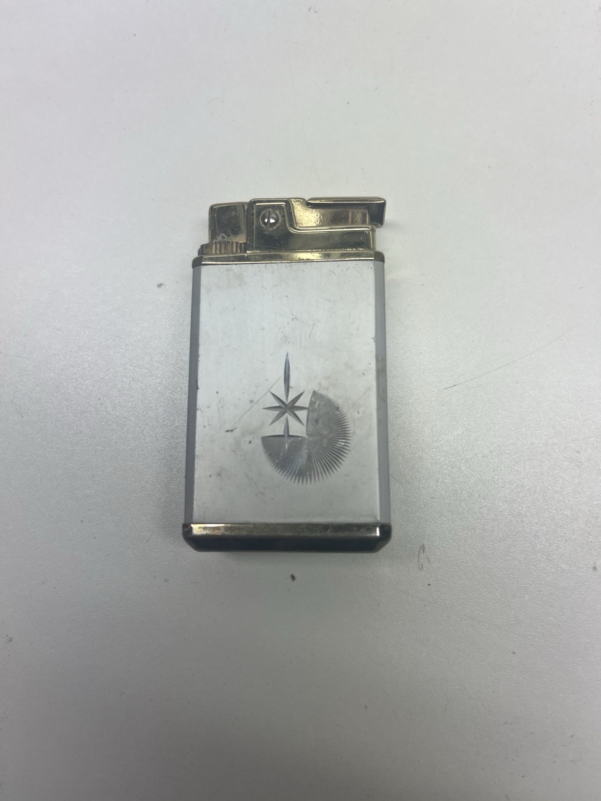 Vintage Royal Musical Lighter Sankyo Japan Music Box Plays Atomic Starburst Vintage Royal Musical Lighter Sankyo Japan Music Box Plays Atomic Starburst