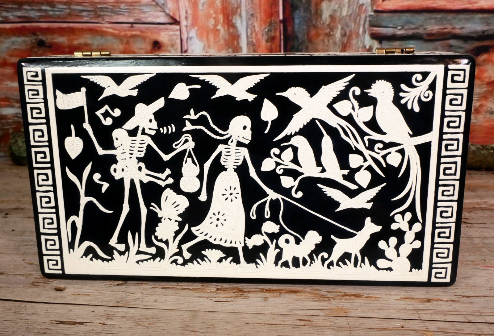 Olinalá Day of the Dead Lacquer Box Handmade Family Waling Dogs Mexican Folk Art