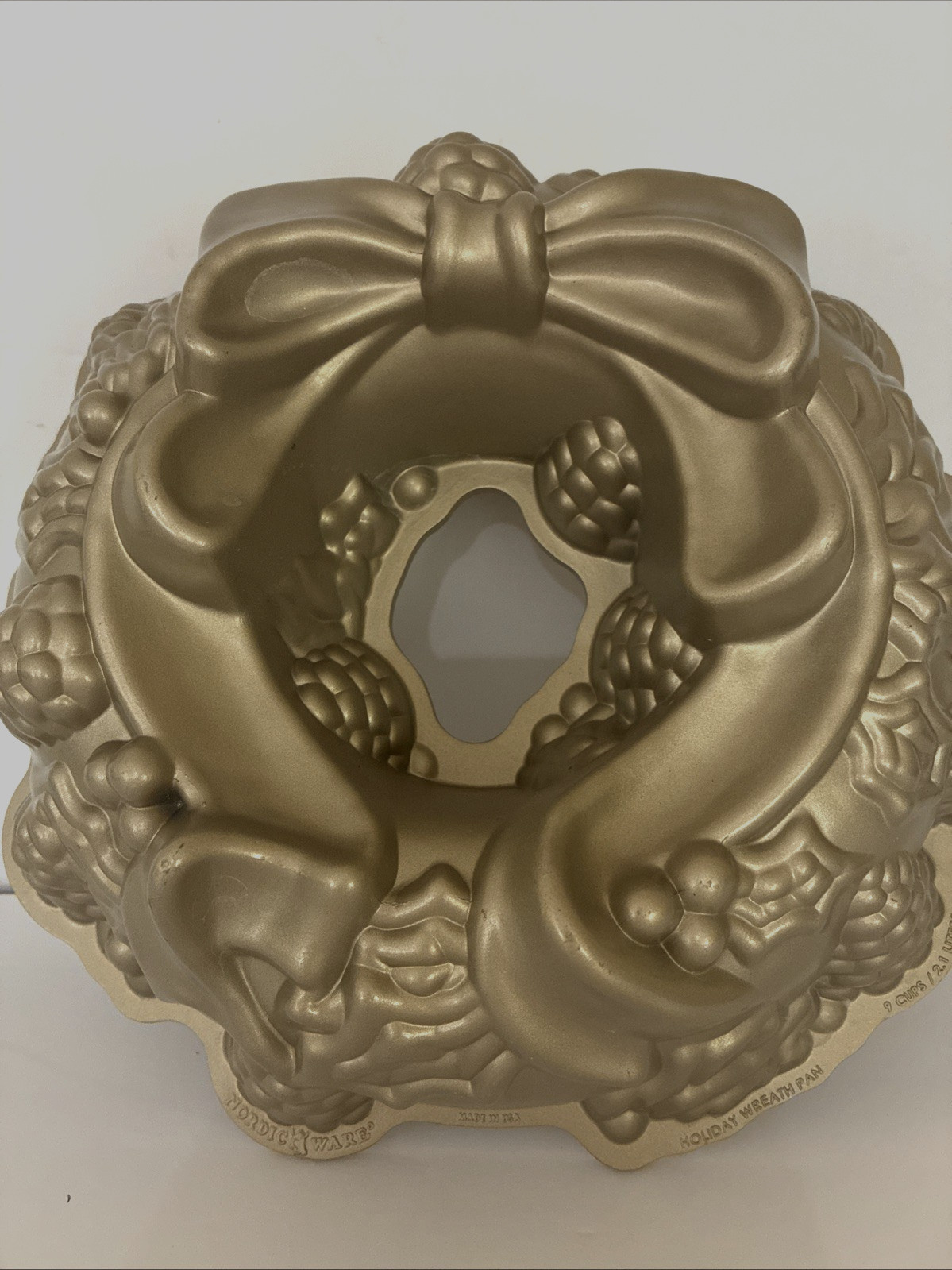 Nordic Ware Winter Holiday Wreath Bundt Cake Pan Nordic Ware USA 9 Cup Large 11" Nordic Ware Winter Holiday Wreath Bundt Cake Pan Nordic Ware USA 9 Cup Large 11"