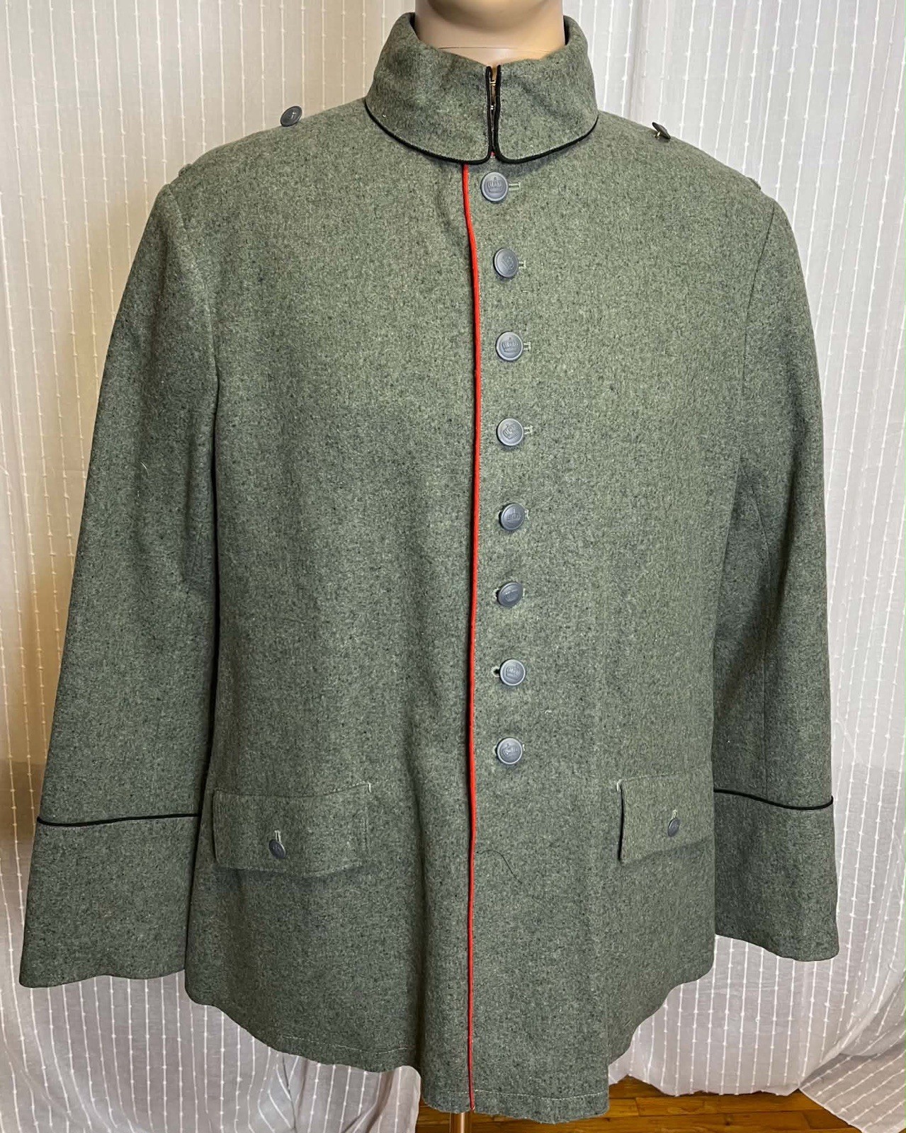 WWI German Feldbluse 1913 ( By Schuster) Located In US Size 56/182 WWI German Feldbluse 1913 ( By Schuster) Located In US Size 56/182