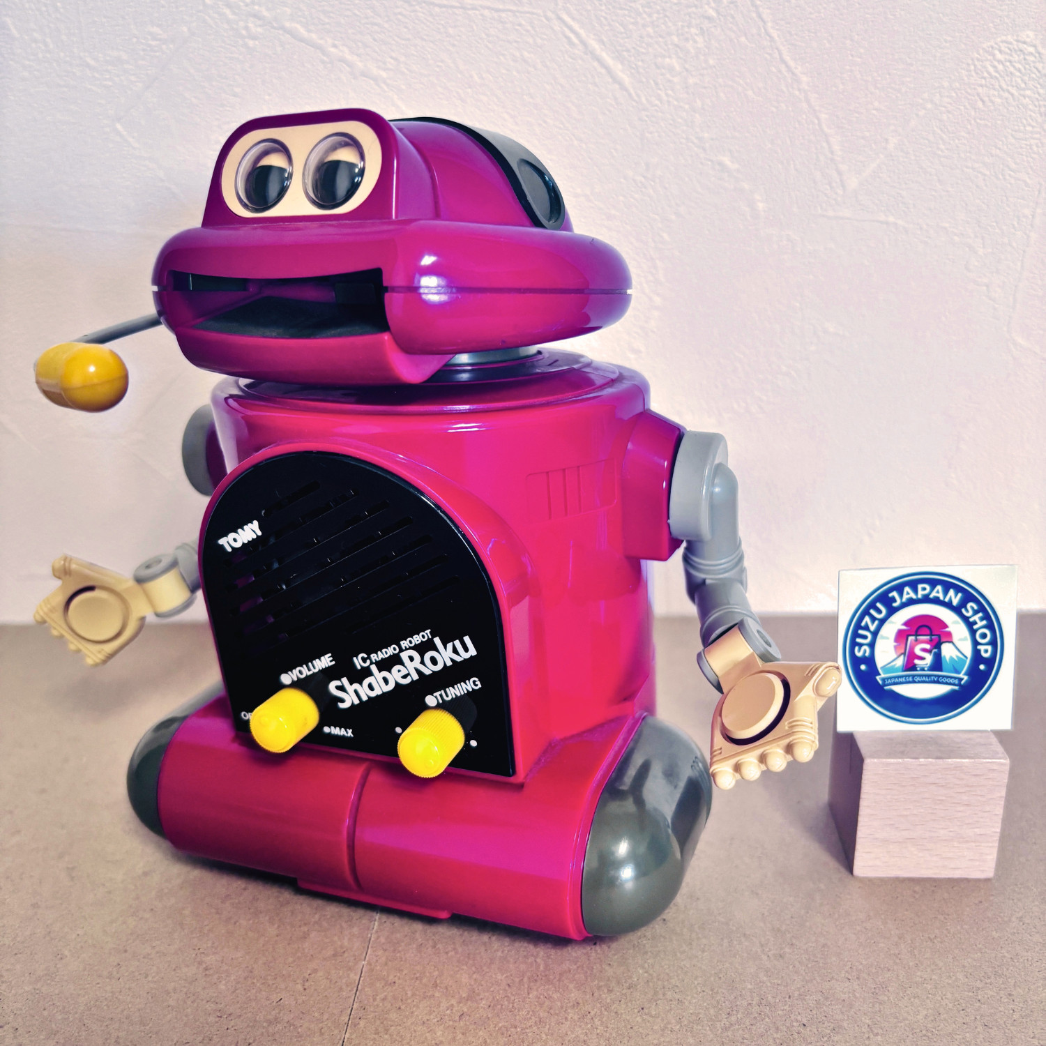 Tomy Mr DJ Shaberoku Radio Robot Vintage Toy 1980s 80s Retro Rare Collectible Tomy Mr DJ Shaberoku Radio Robot Vintage Toy 1980s 80s Retro Rare Collectible