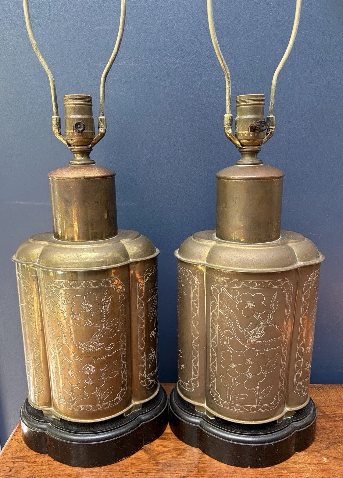 Pair Mid Century Wildwood Etched Brass Oriental Asian Chinoiserie Table Lamps 