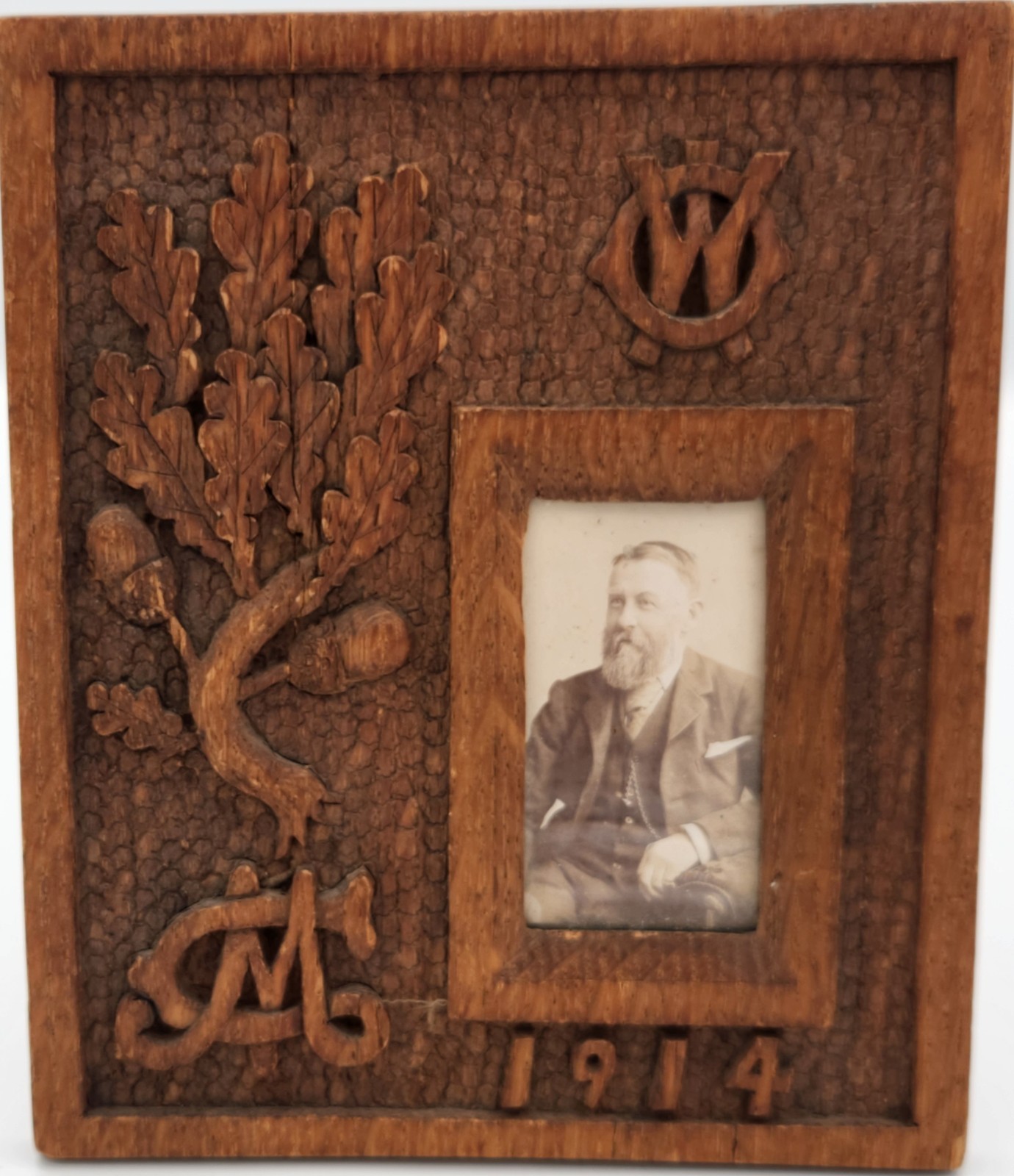 Antique 1914 British Hand Carved Signed Gift Picture Frame w/Oak Leaves Acorns Antique 1914 British Hand Carved Signed Gift Picture Frame w/Oak Leaves Acorns
